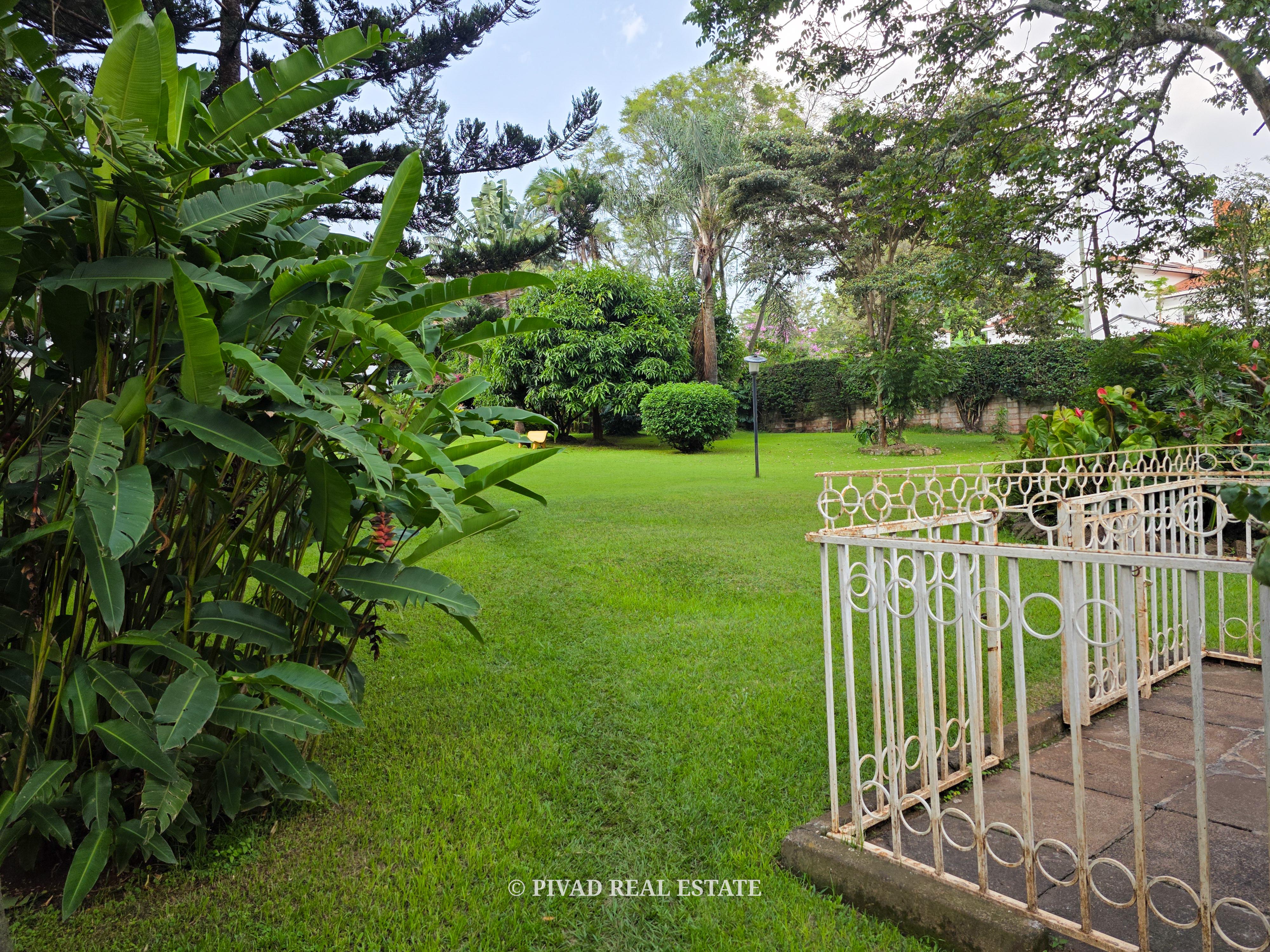 4 Bedroom House available for Sale on one acre Land in Thigiri Estate