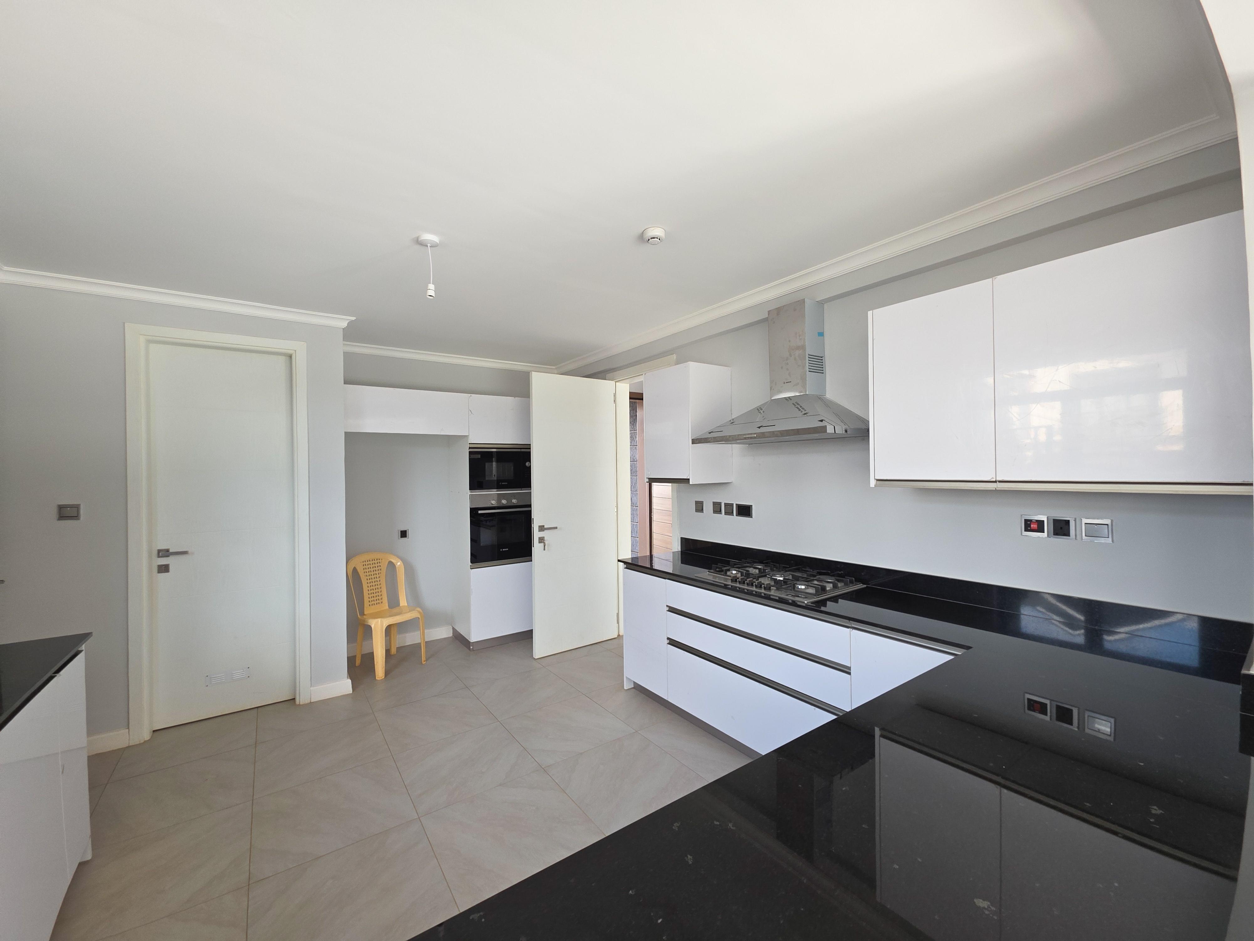 4 bedroom townhouse Available for Resale in Fivestar Paradise Runda