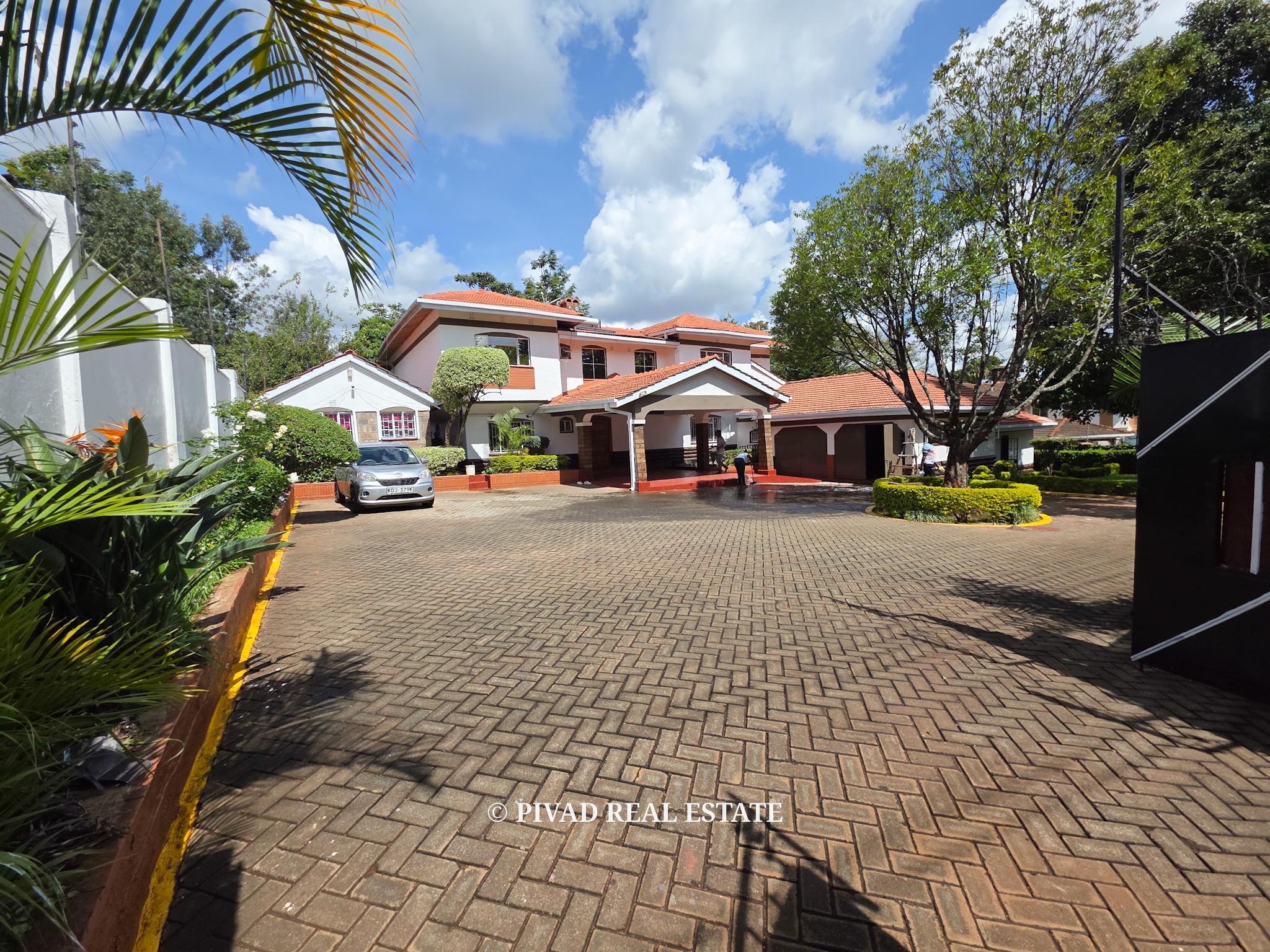 4 Bedroom House available for Rent at 450k in Rosslyn Estate