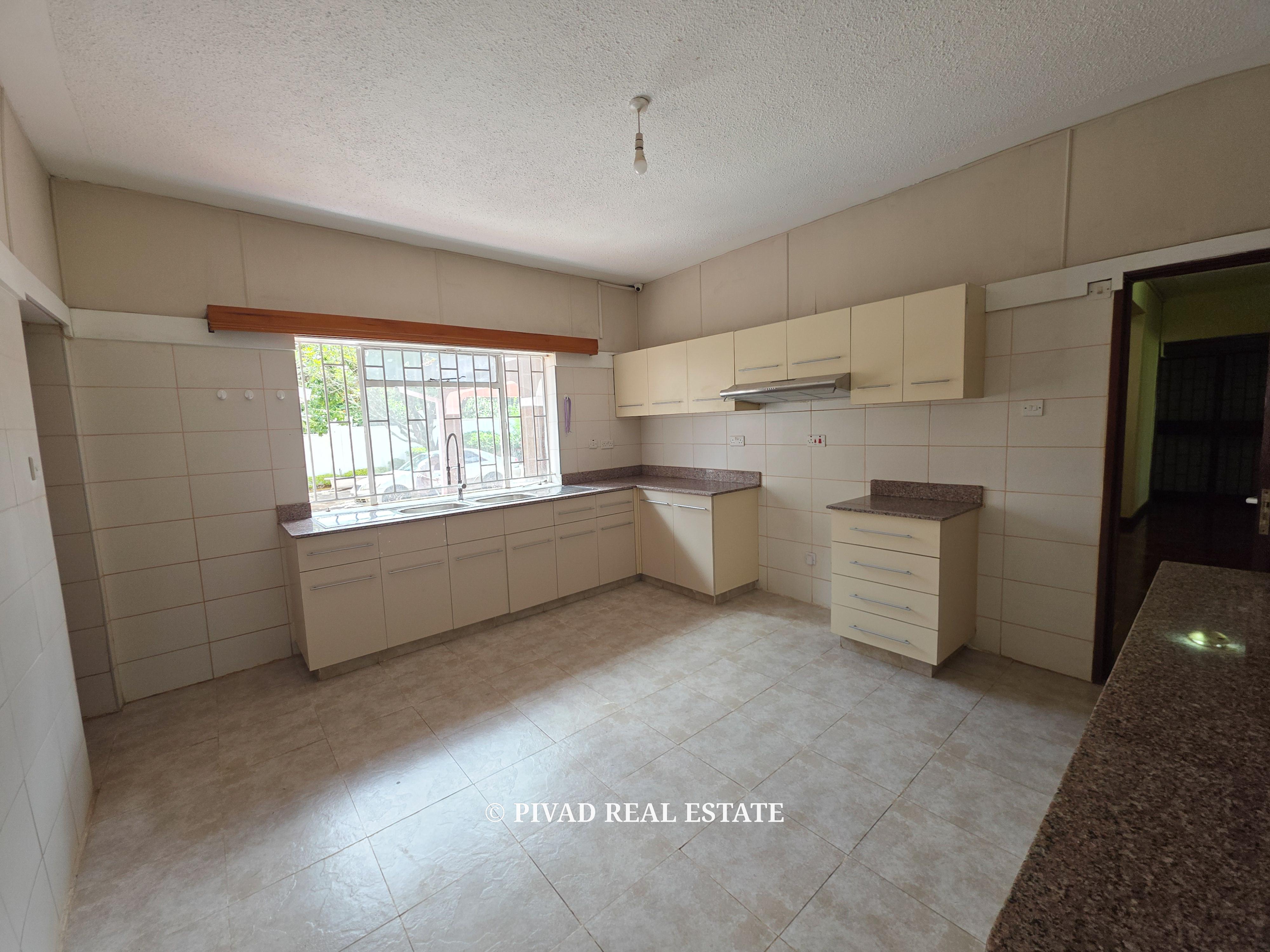 4 Bedroom House available for Rent at 450k in Rosslyn Estate