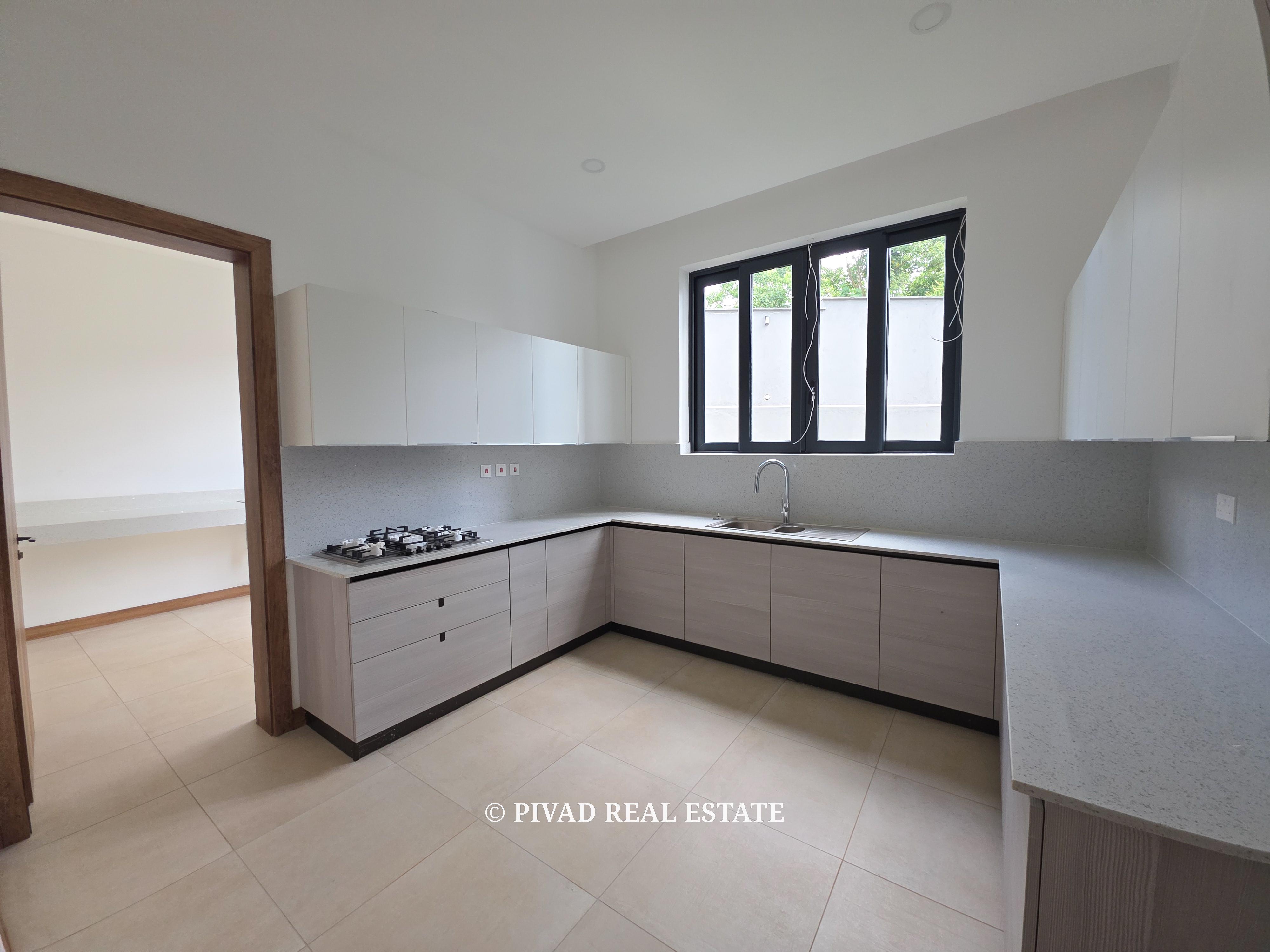Modern 5 Bedroom House for Sale in Nyari Estate