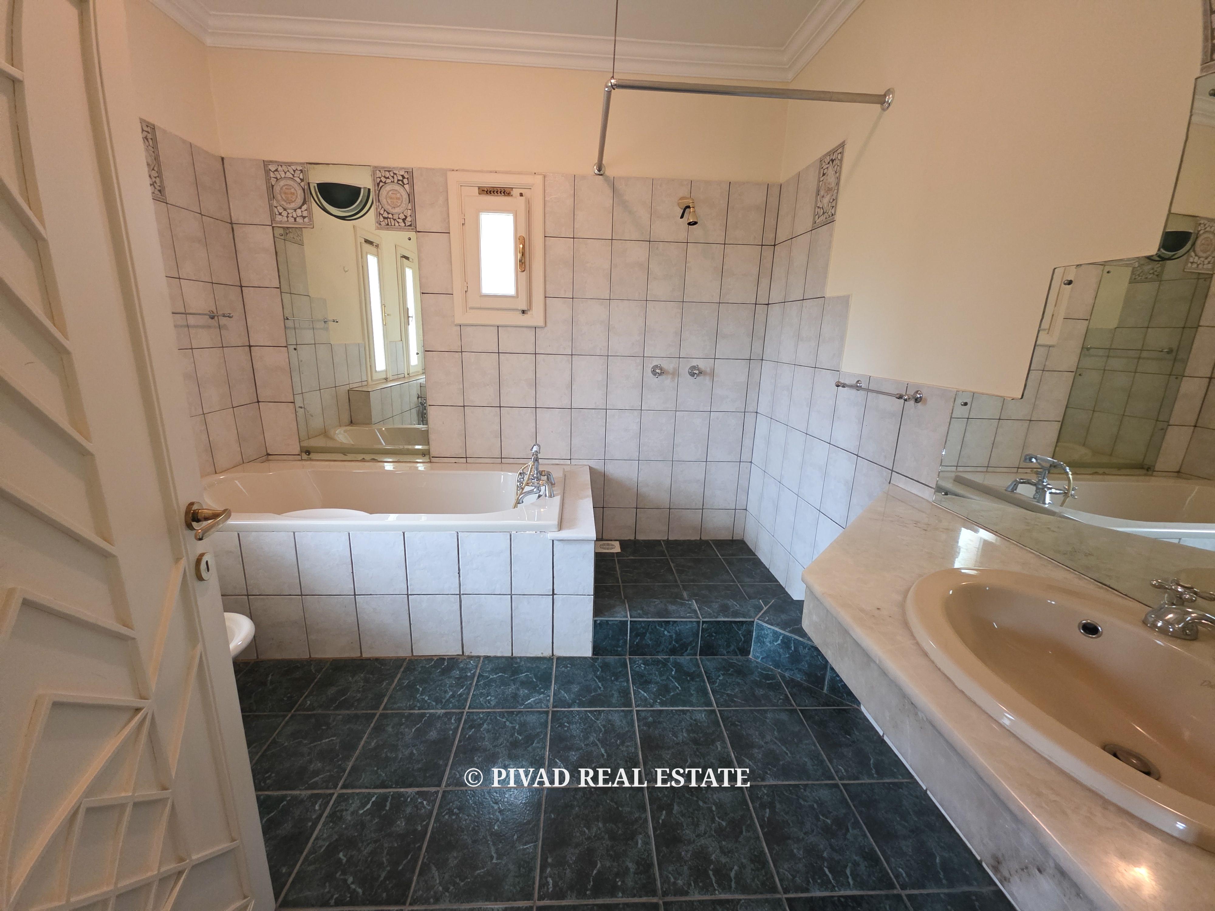 5 Bedroom House available for Sale in old Muthaiga
