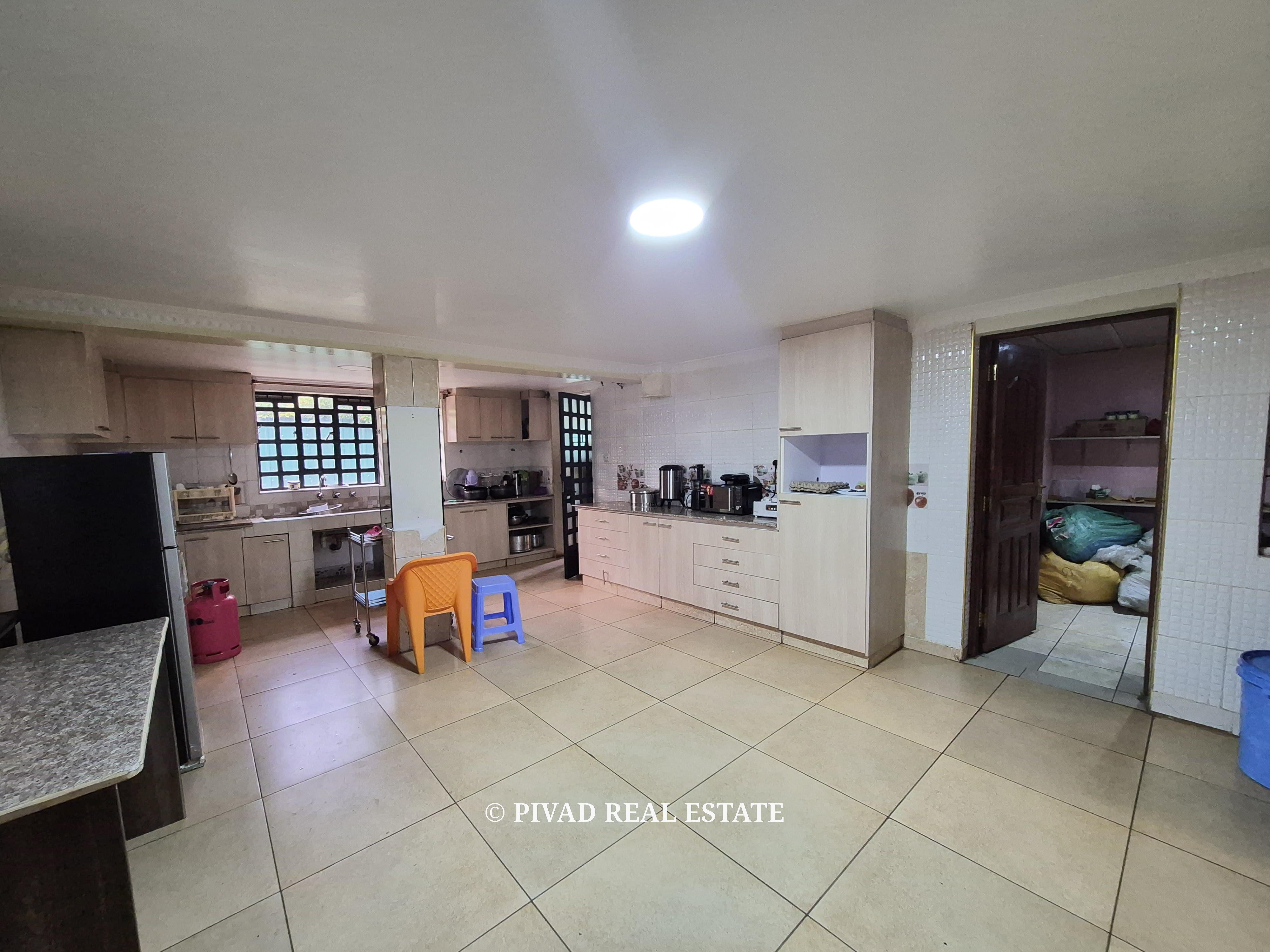 6 Bedroom House available for Sale in Garden Estate