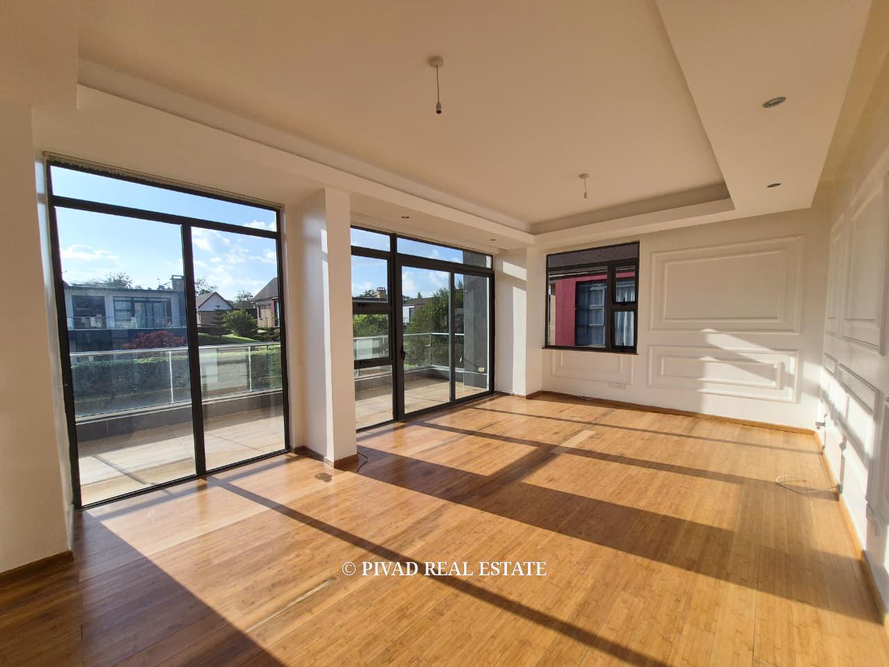 4 Bedroom Townhouse Available For Resale in Garden Estate