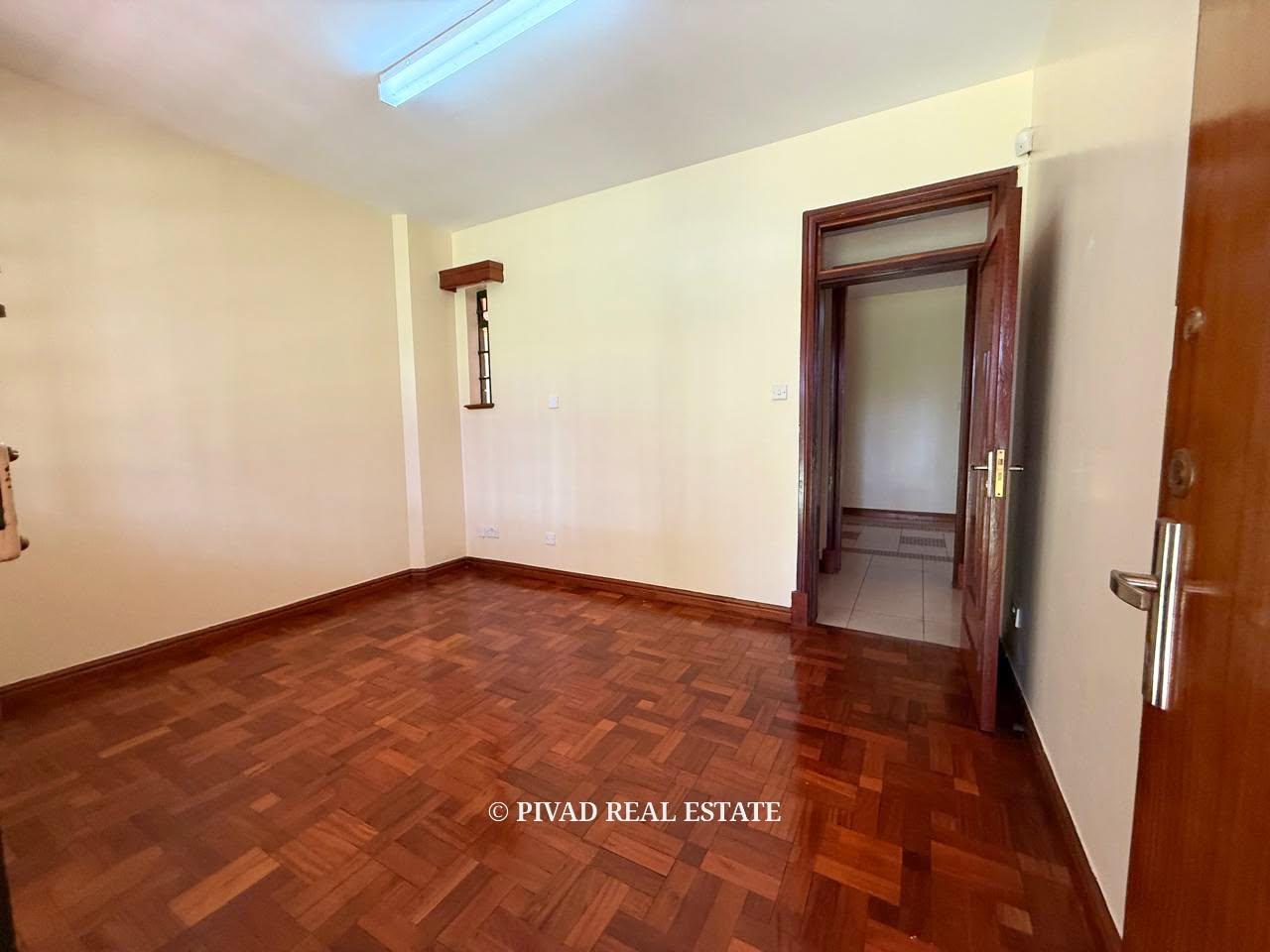 4 Bedroom House available for Sale in Rosslyn Estate