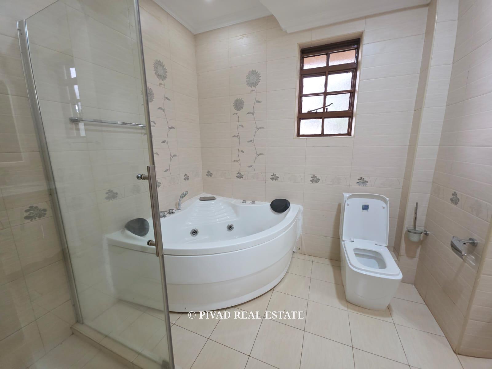 5 Bedroom House Available For Sale in Runda, Eliud Mathu Street