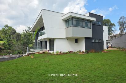 Newly built and Modern 5 Bedroom House for Sale in Nyari Estate