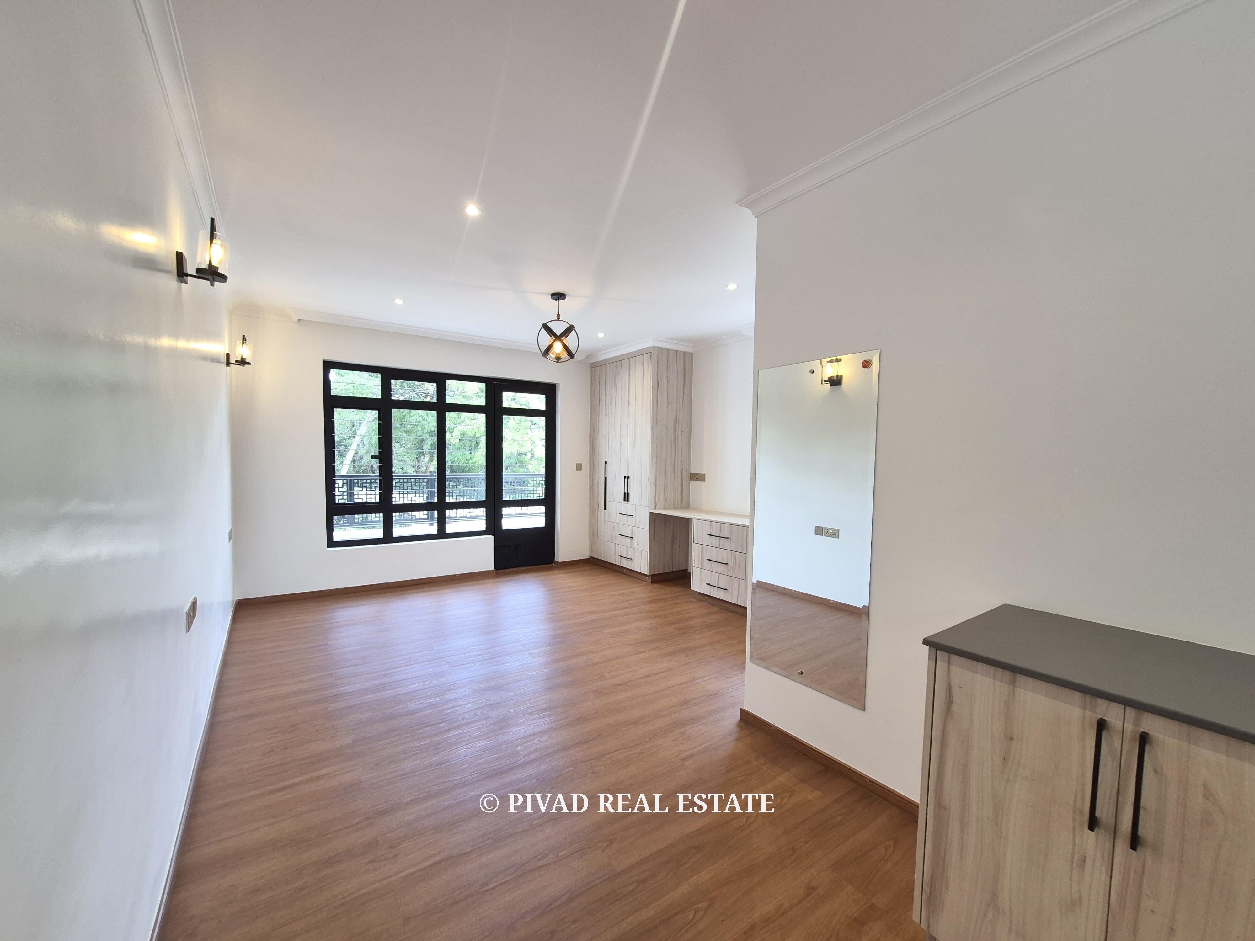 5 Bedroom House For Sale in Runda