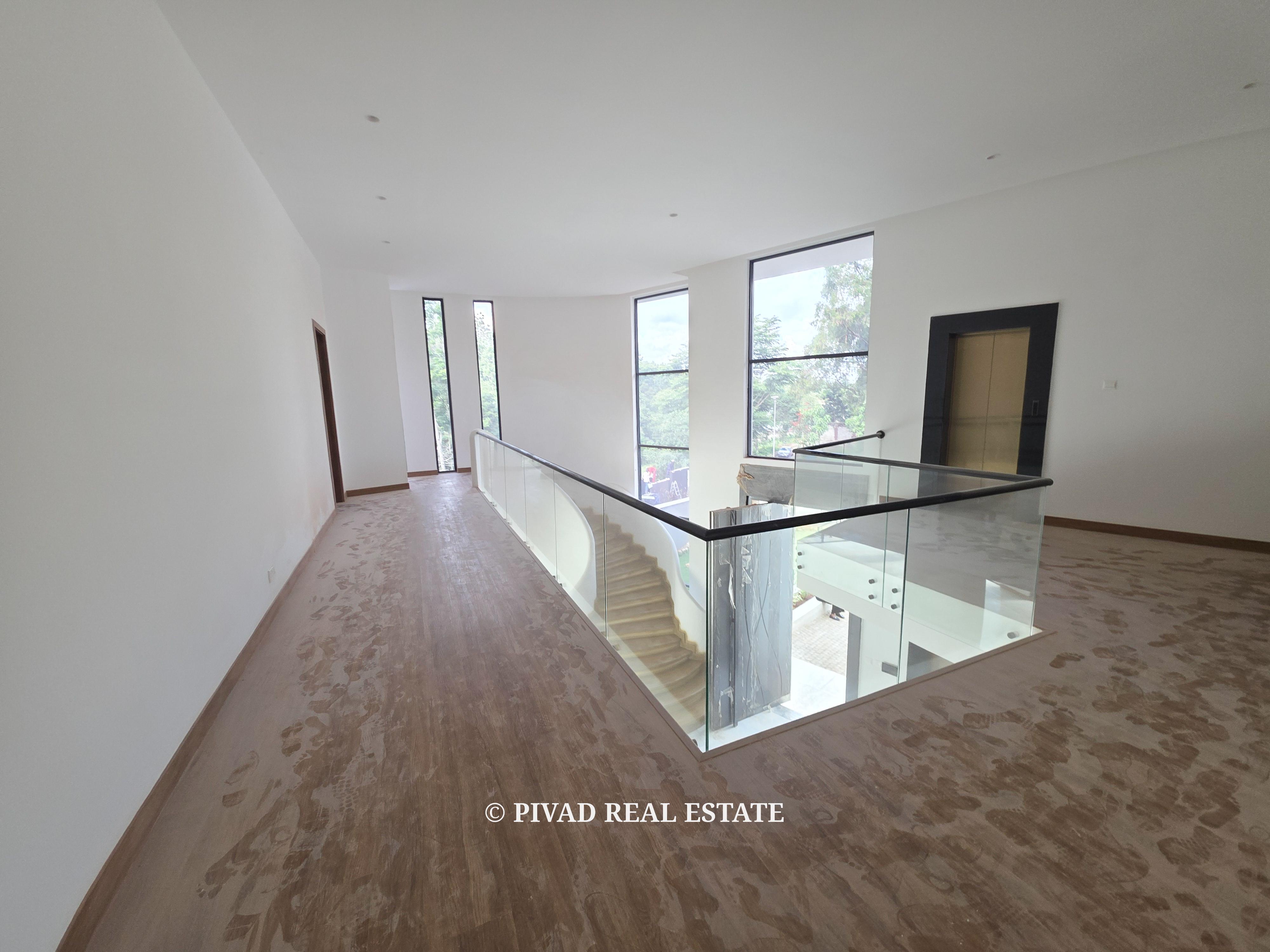 Modern 5 Bedroom House for Sale in Nyari Estate