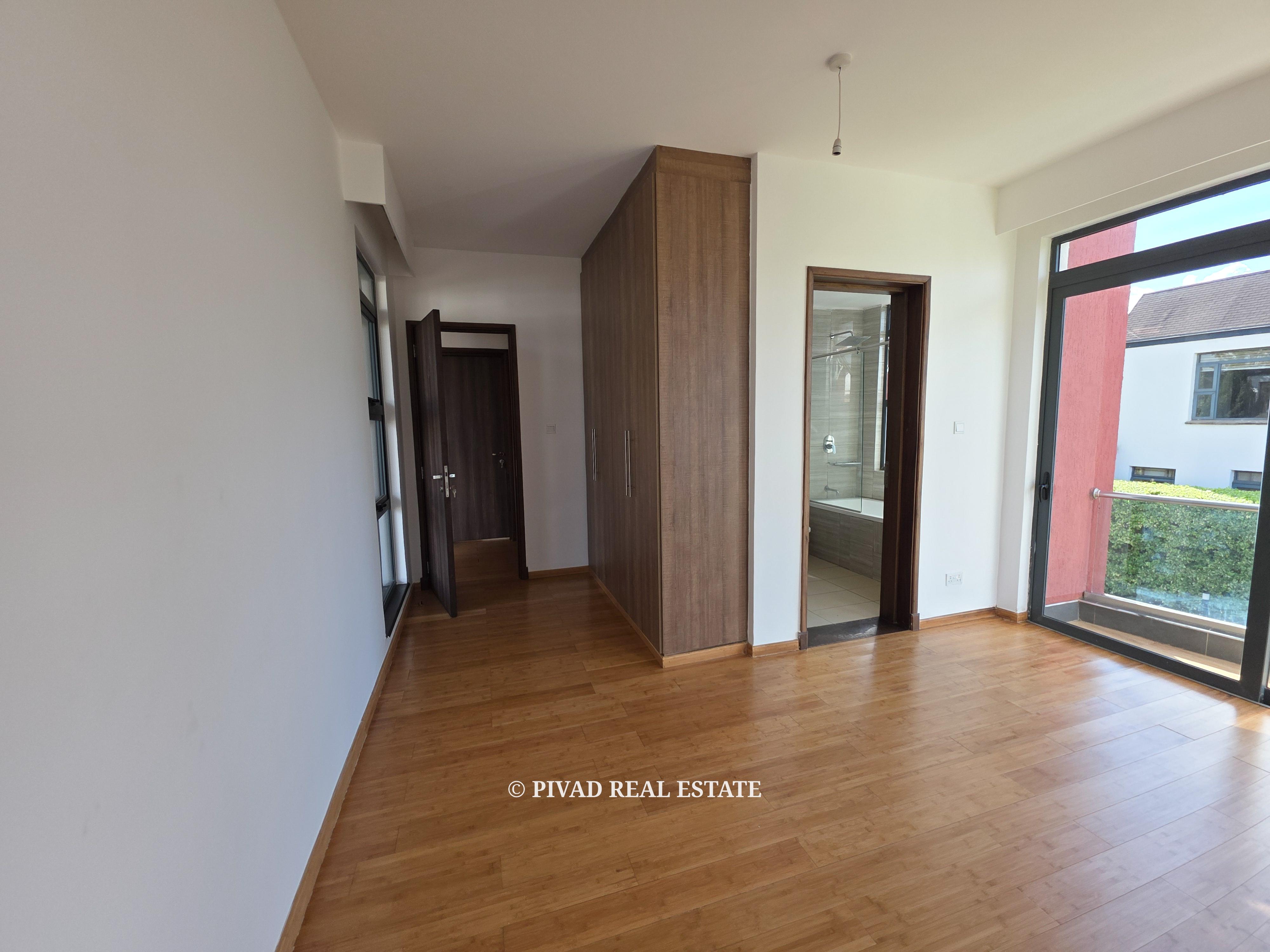 4 Bedroom Townhouse Available For Resale in Garden Estate