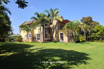 5 Bedroom House with Dsq For 2 Available For Rent - Runda