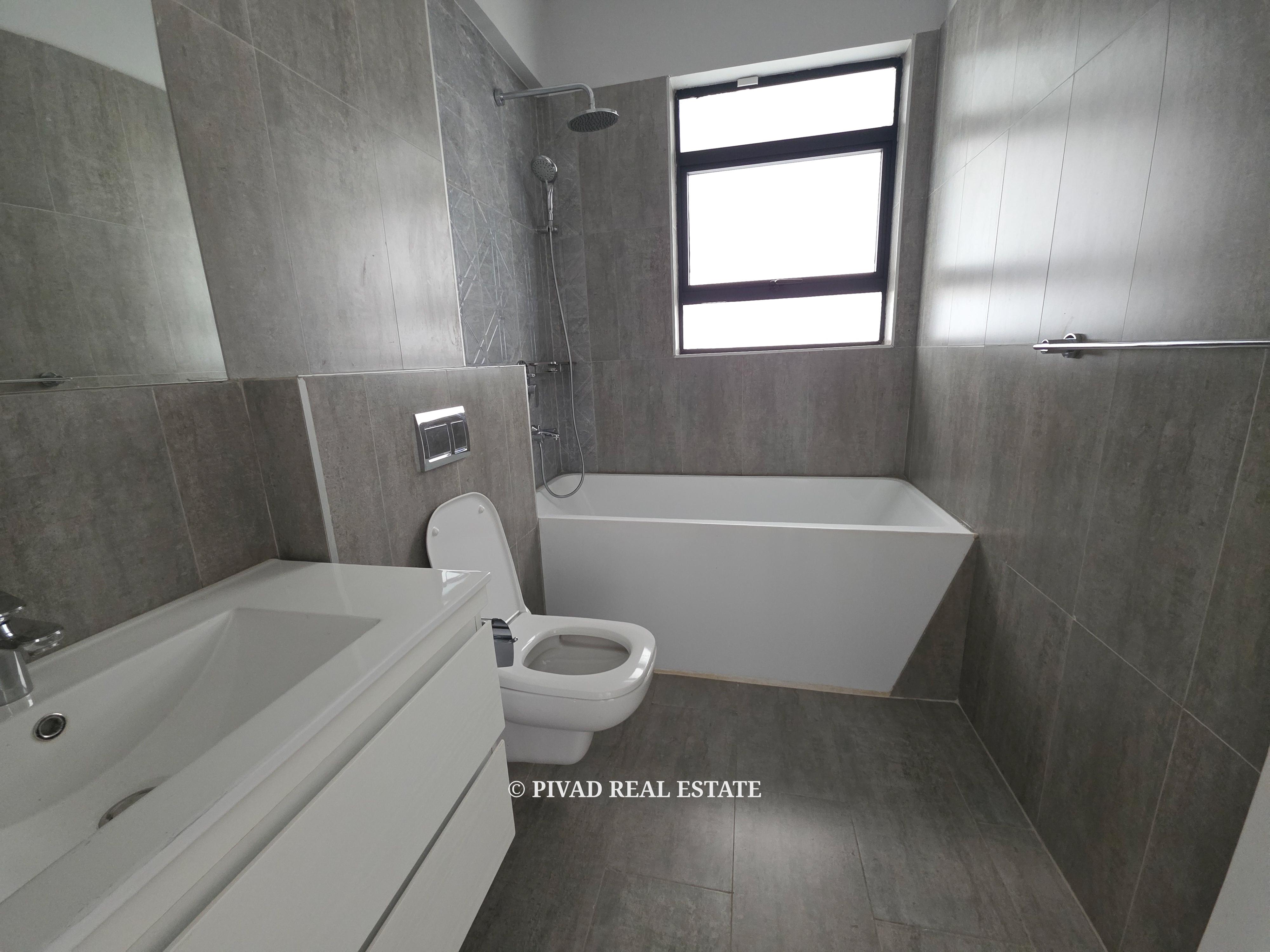 3 Bedroom Townhouse Available For Rent in Five Star Paradise estate