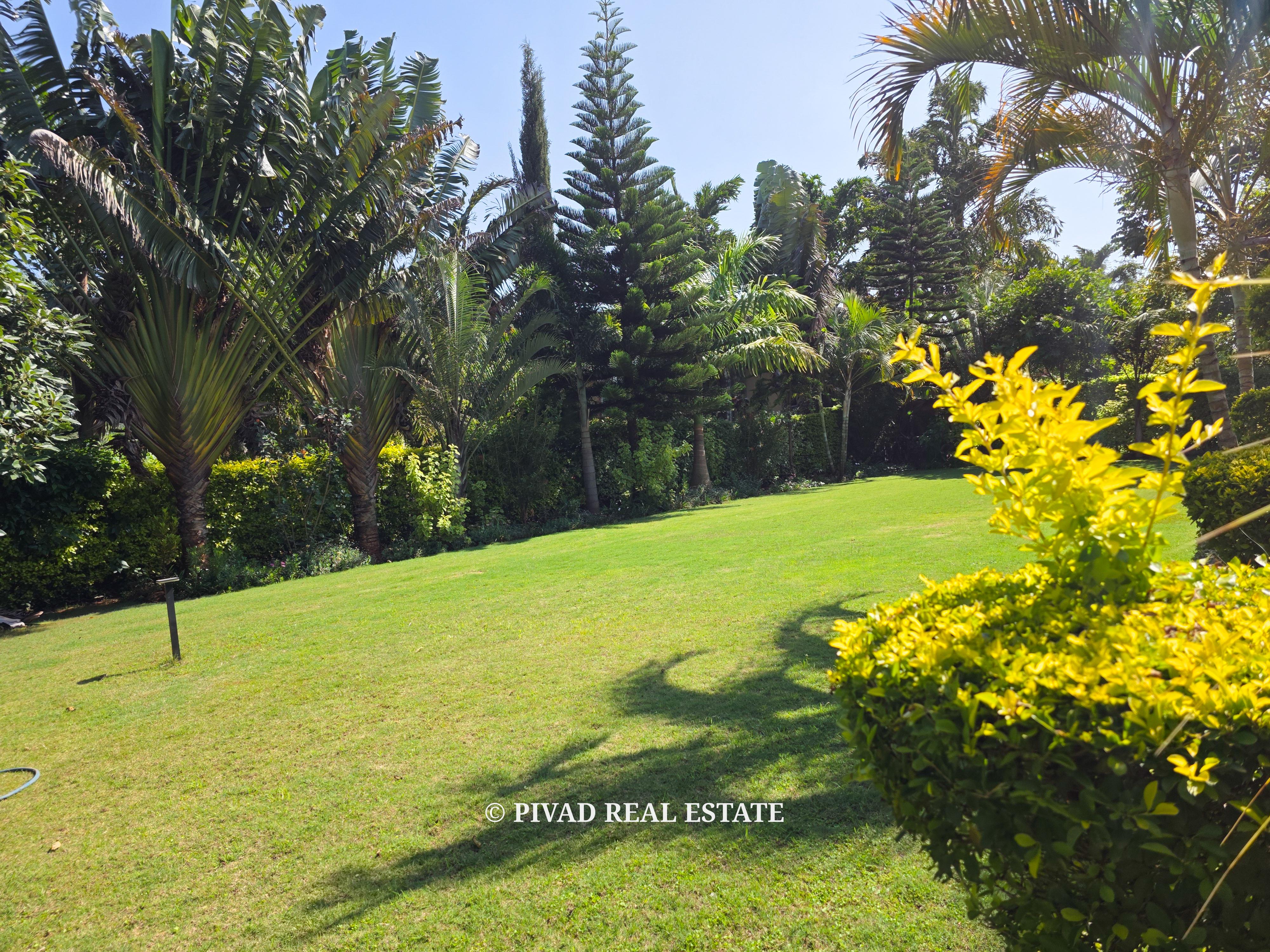 5 Bedroom House with Dsq For 2 Available For Rent - Runda