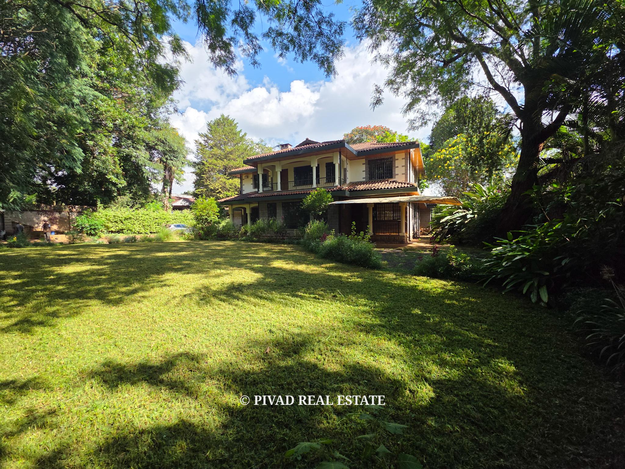 6 Bedroom House Available for Sale in Nyari Estate.