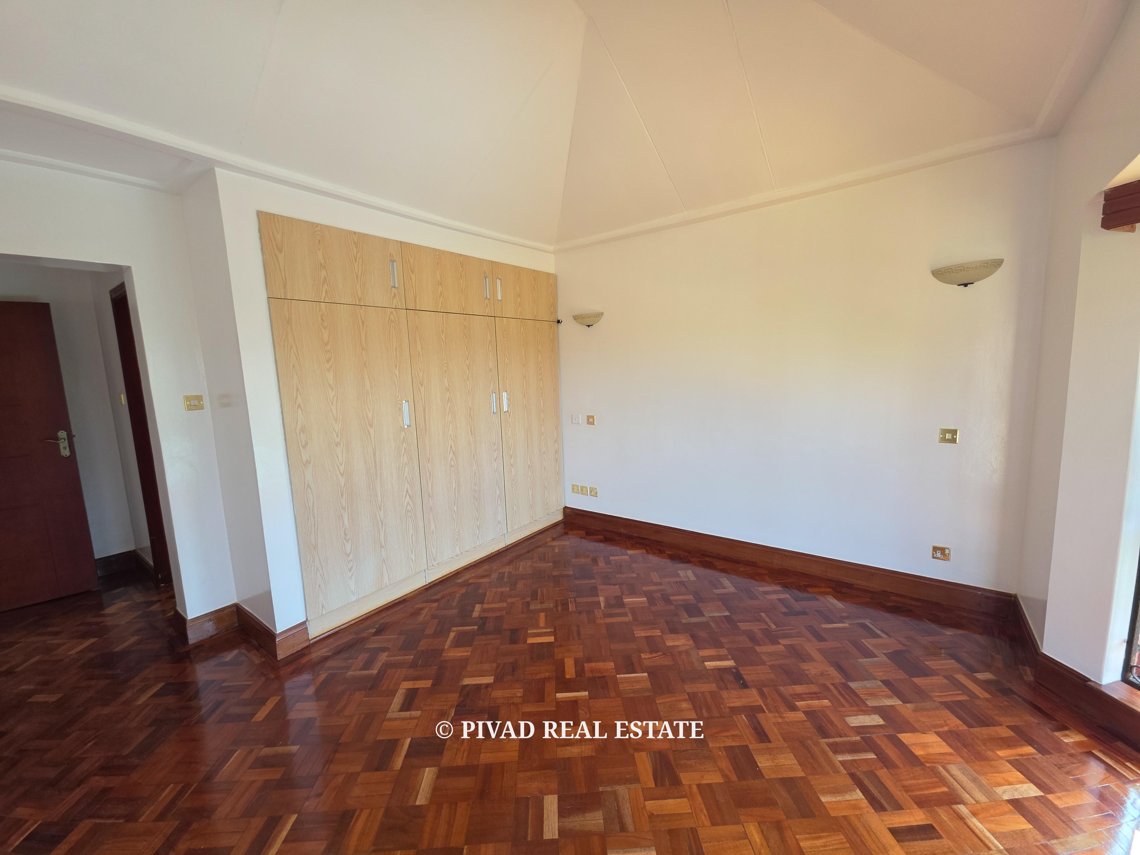 5 Bedroom House with Dsq For 2 Available For Rent - Runda