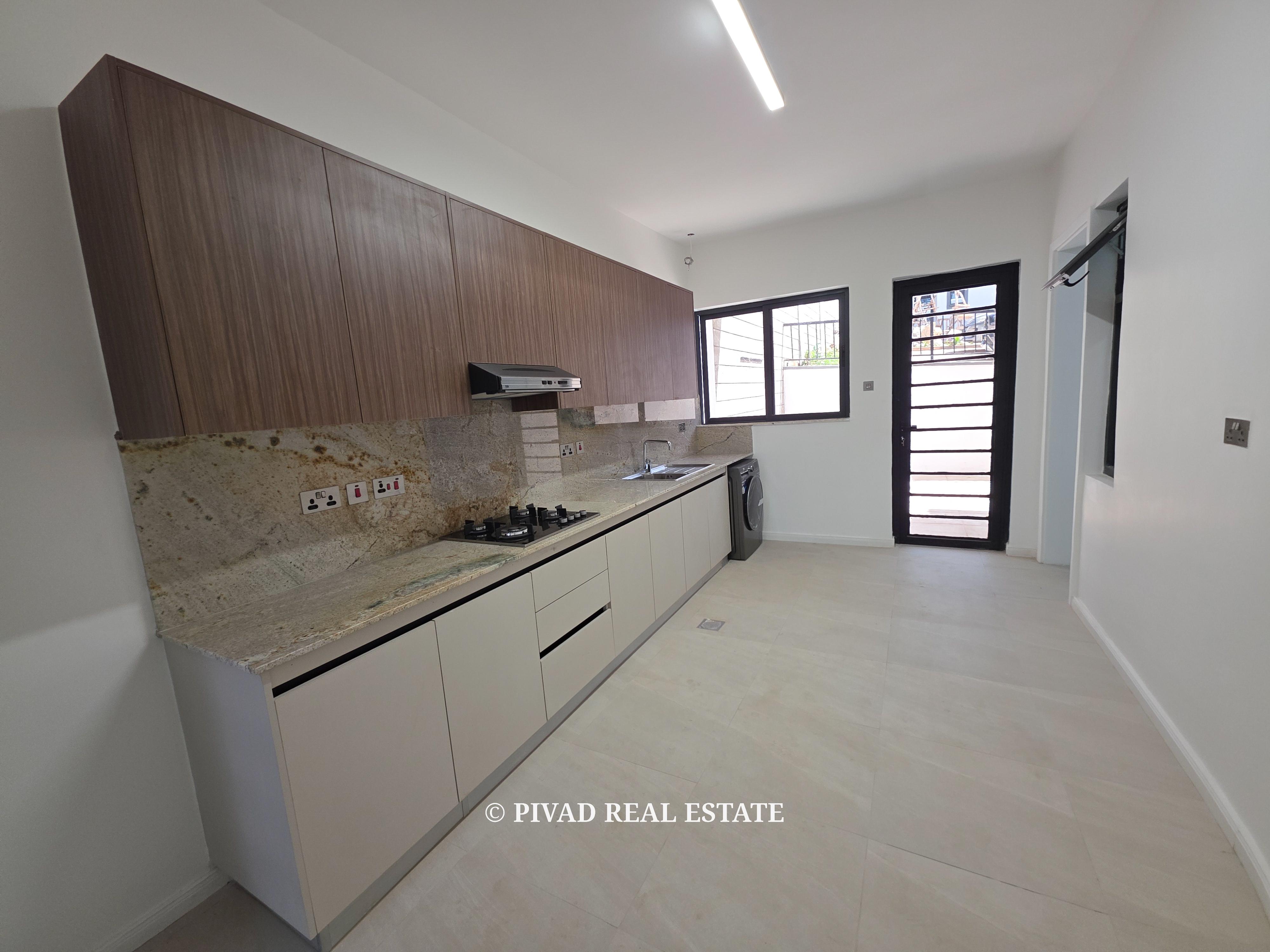 5 bedroom House Available For Rent in Lavington