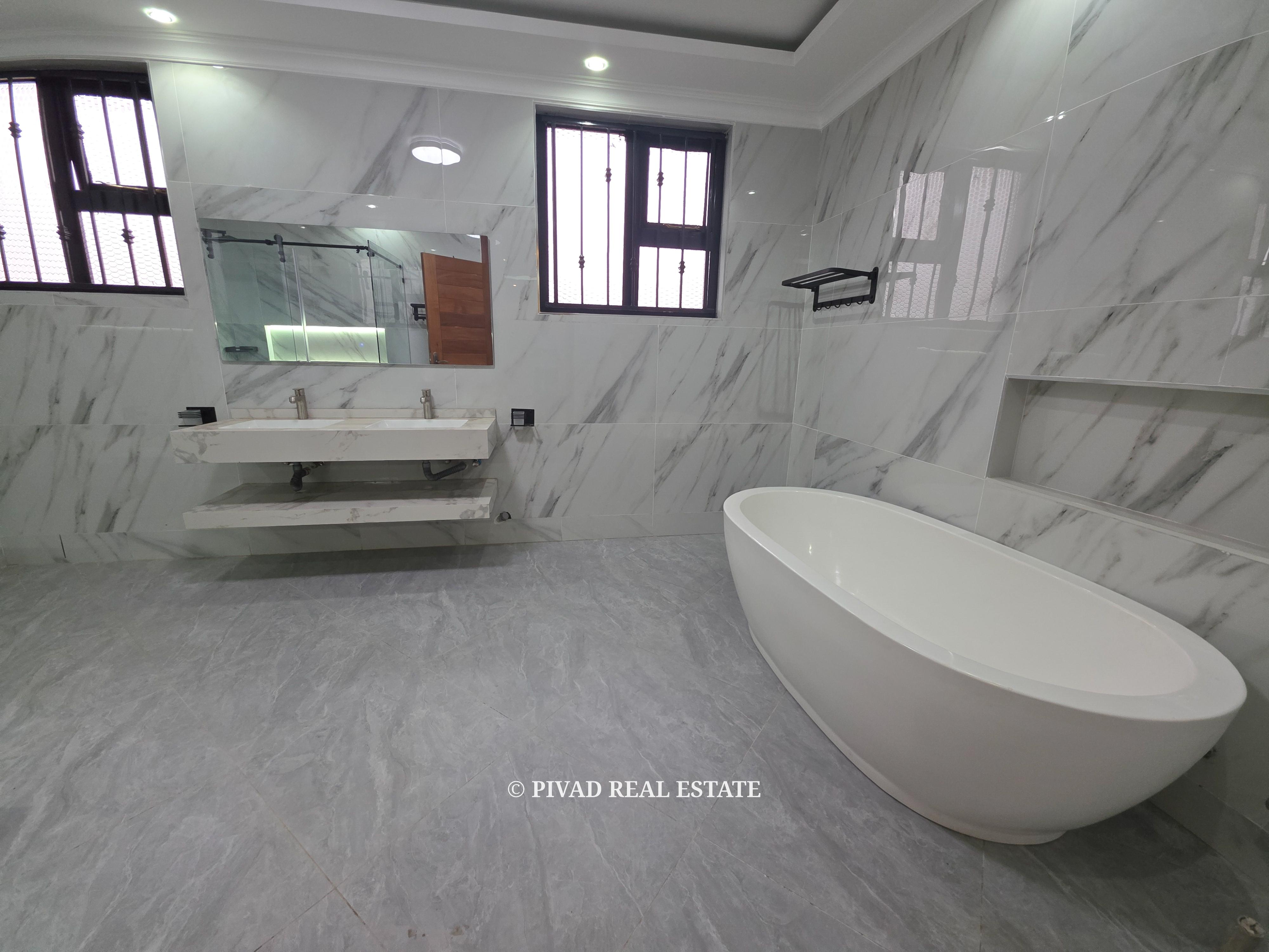 Modern 5 Bedroom Home in New Runda.