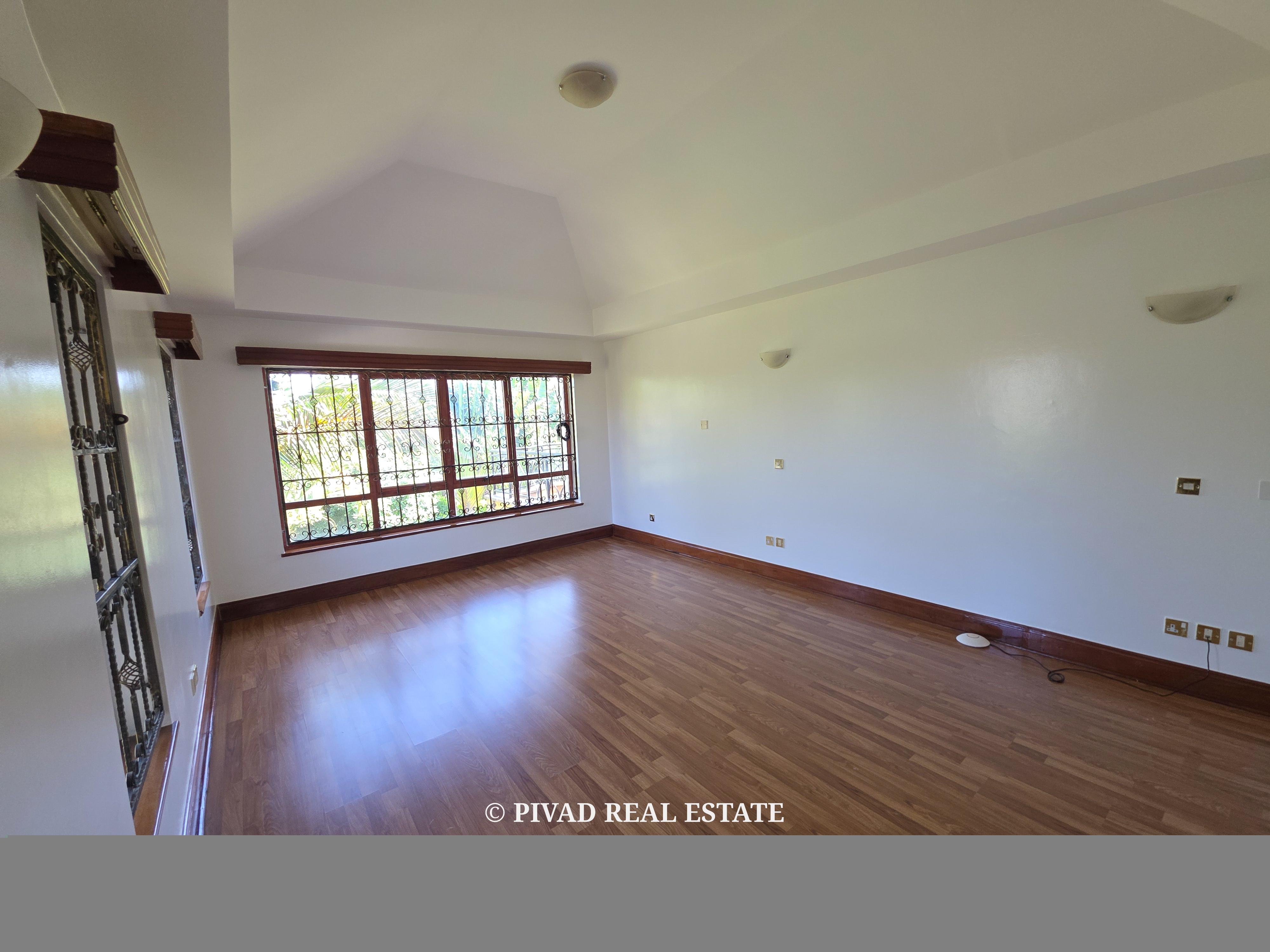 5 Bedroom House with Dsq For 2 Available For Rent - Runda