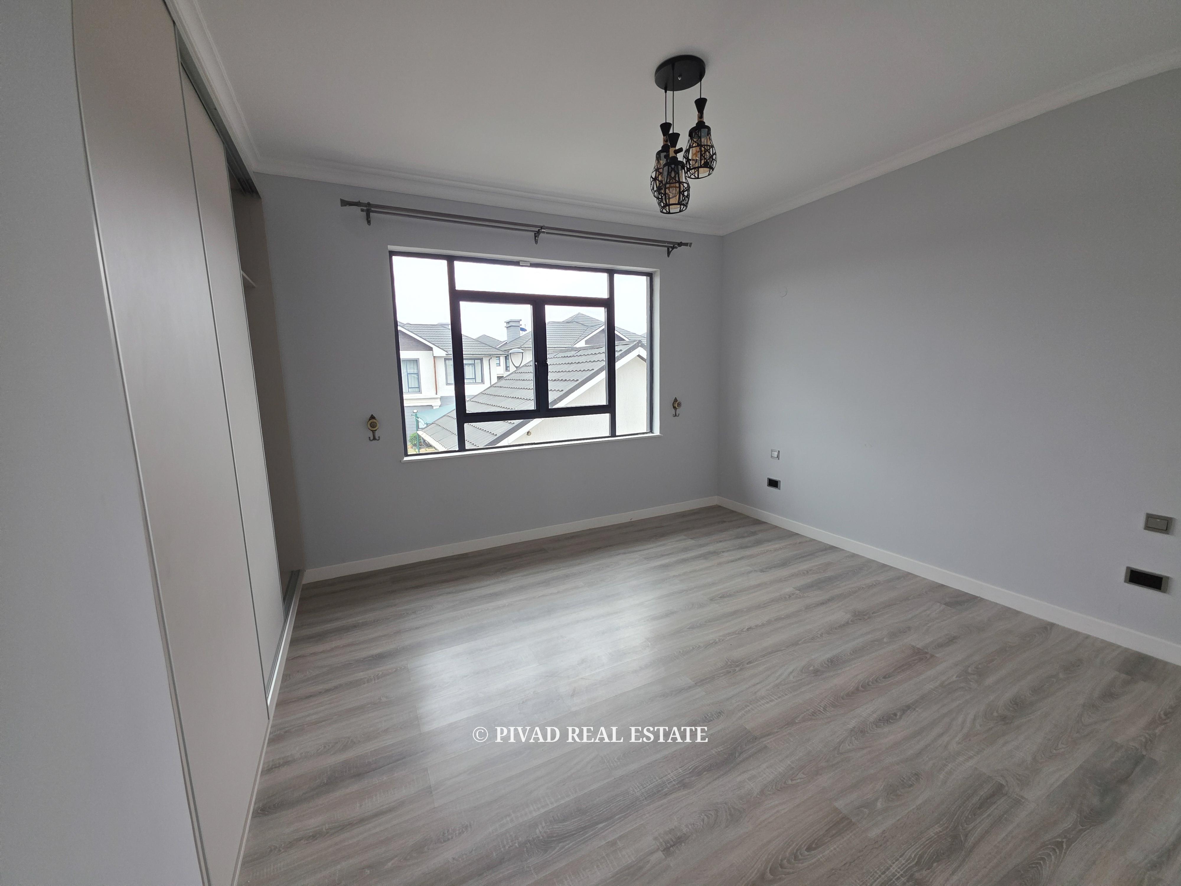 3 Bedroom Townhouse Available For Rent in Five Star Paradise estate
