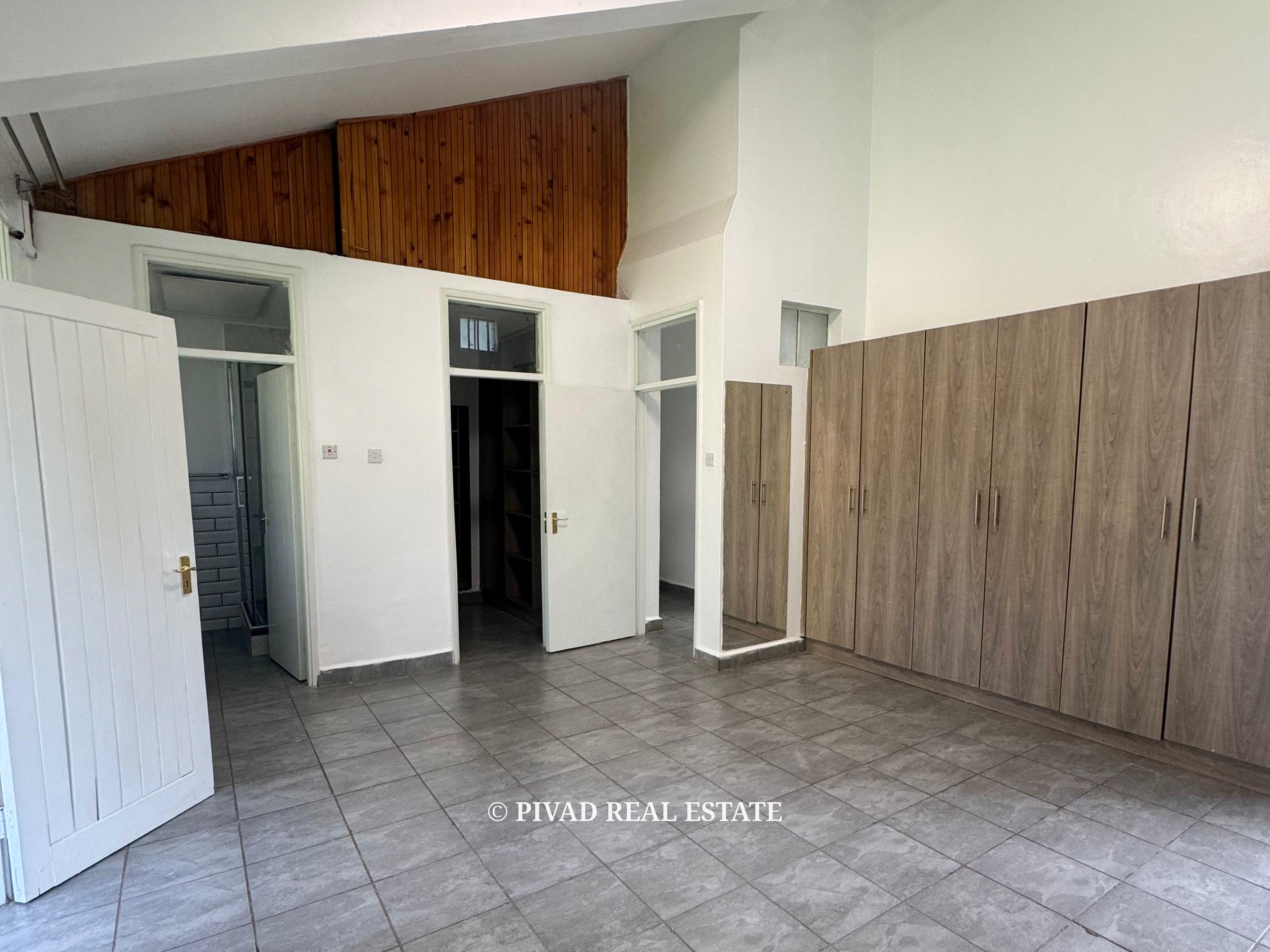 5 Bedroom House Available For Rent in Nyari Estate