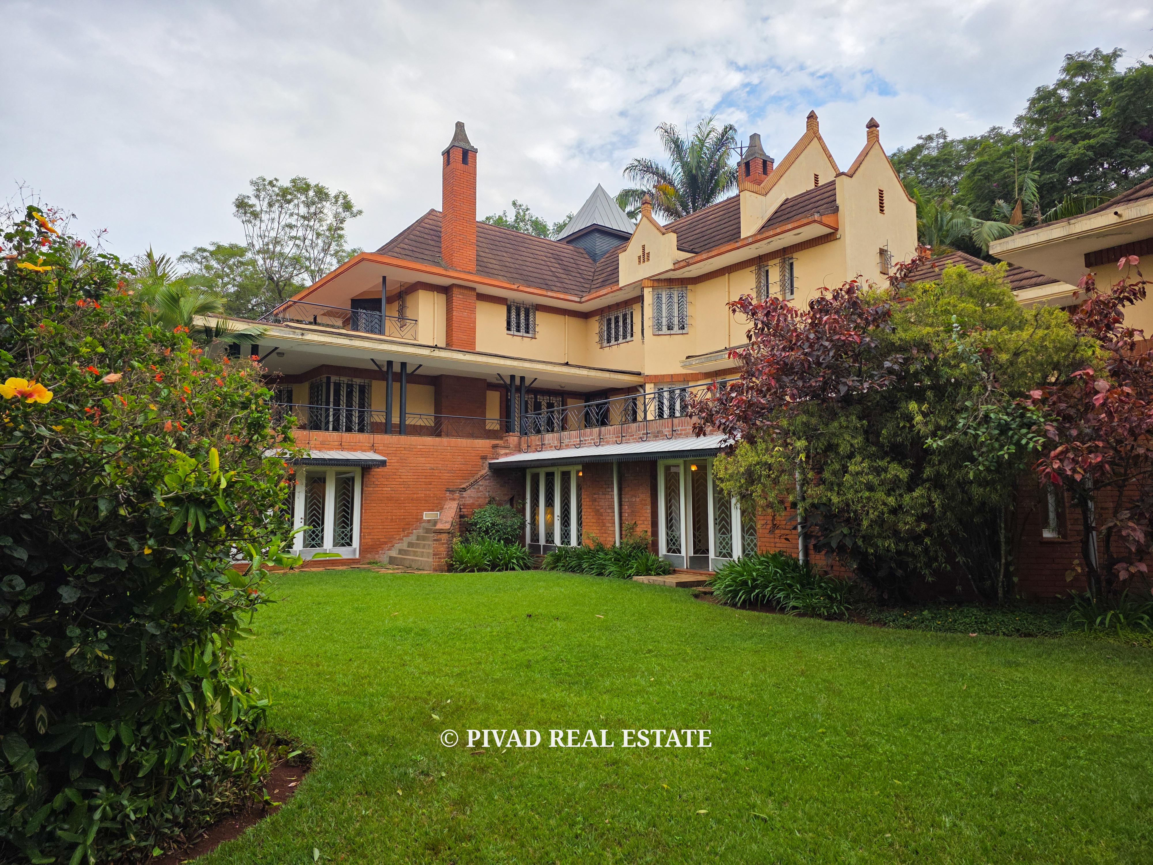 5 Bedroom House Available For Sale in Old Muthaiga