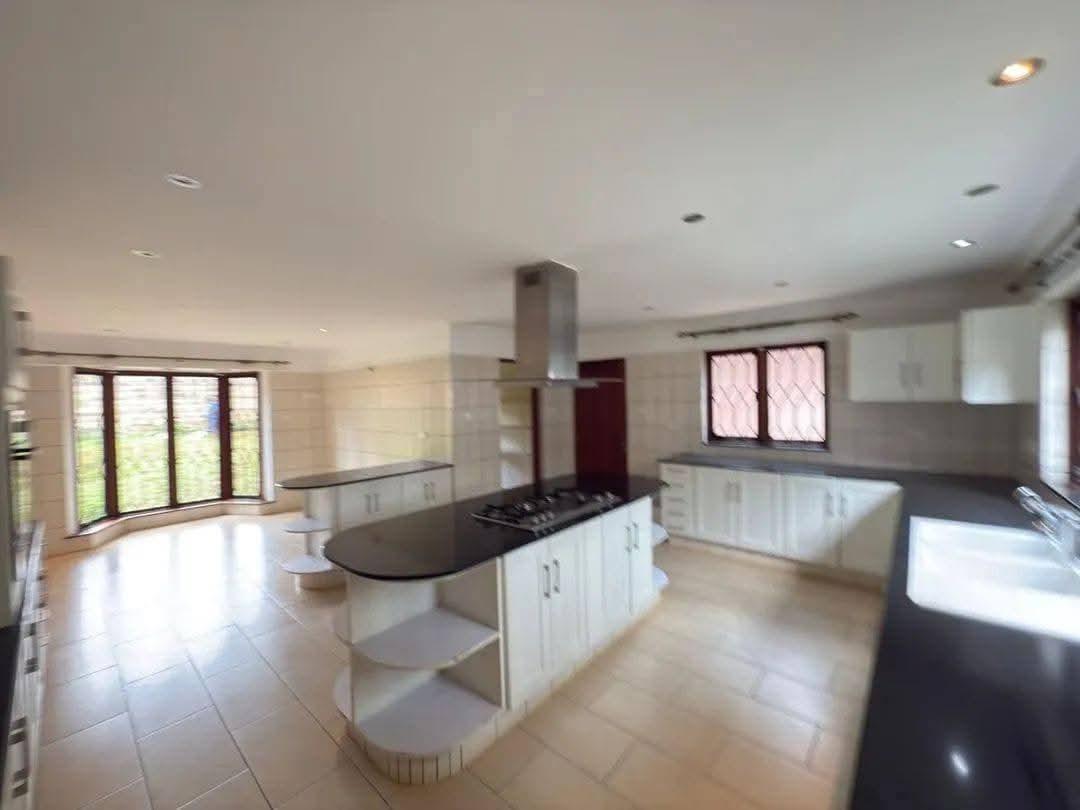 5 Bedroom House with Dsq for 2 Available For Rent in Gigiri
