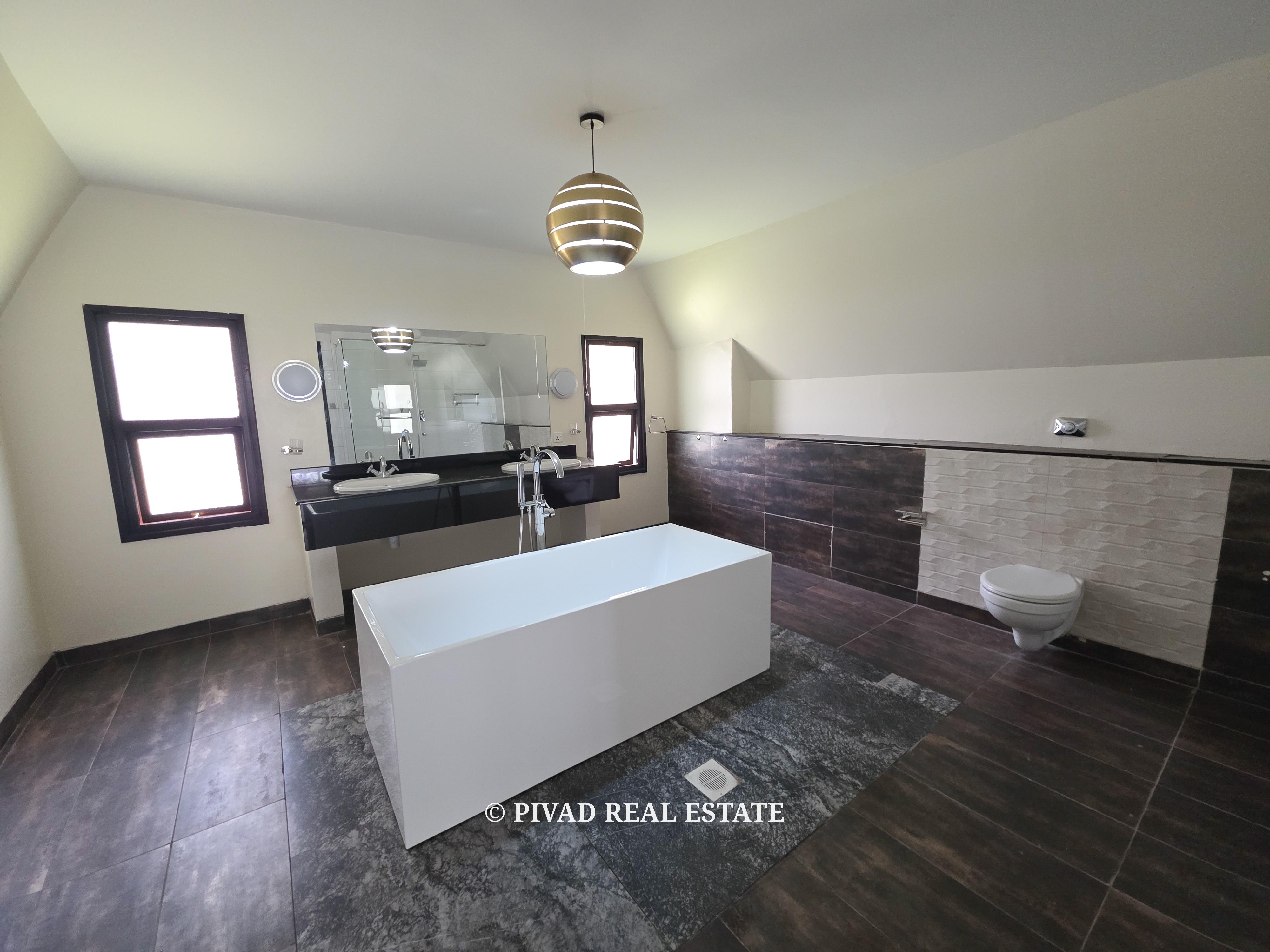 5 bedroom house Available for Sale in Karen