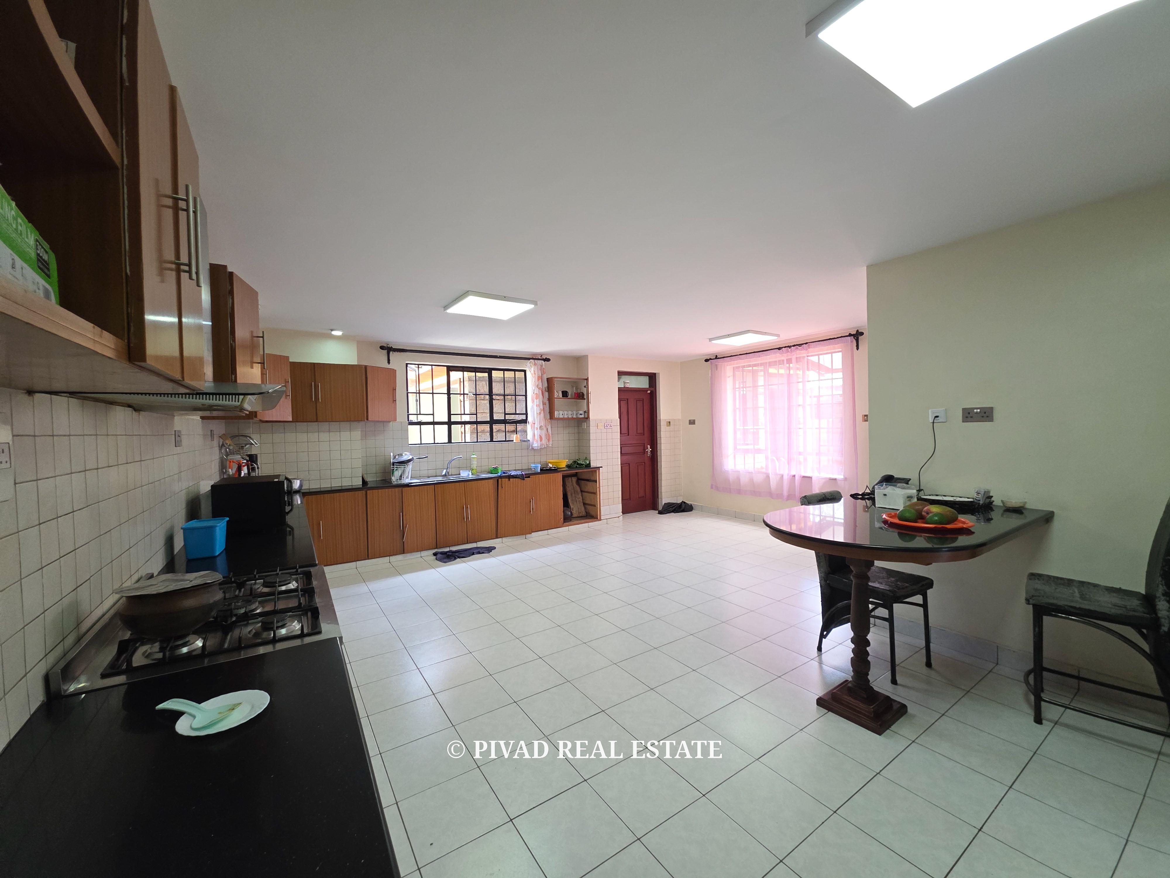 5 Bedroom House available for Sale in Kitisuru