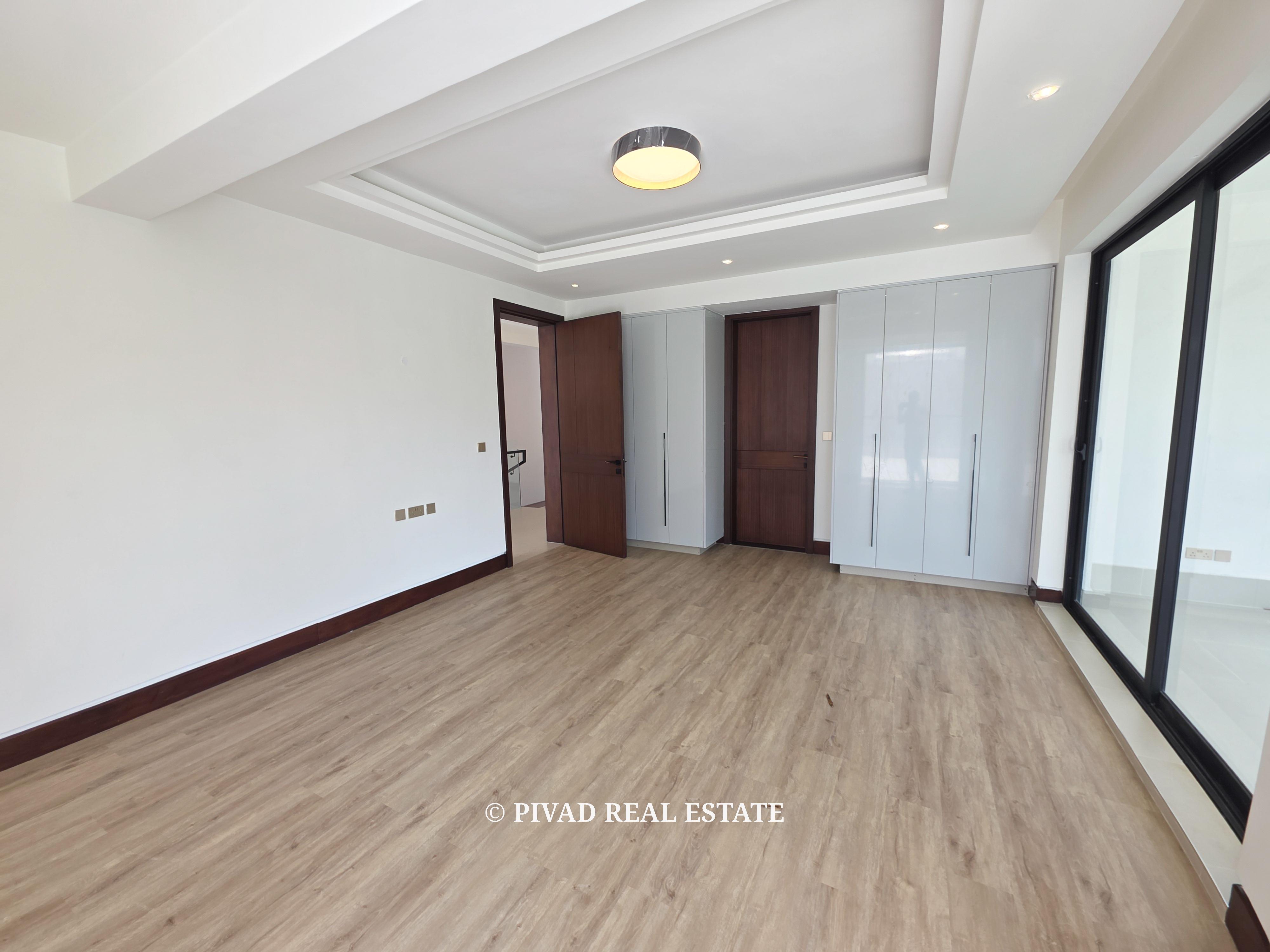Newly Built 5 Bedroom House with a Dsq For 2 Available For Sale - Old Kitisuru