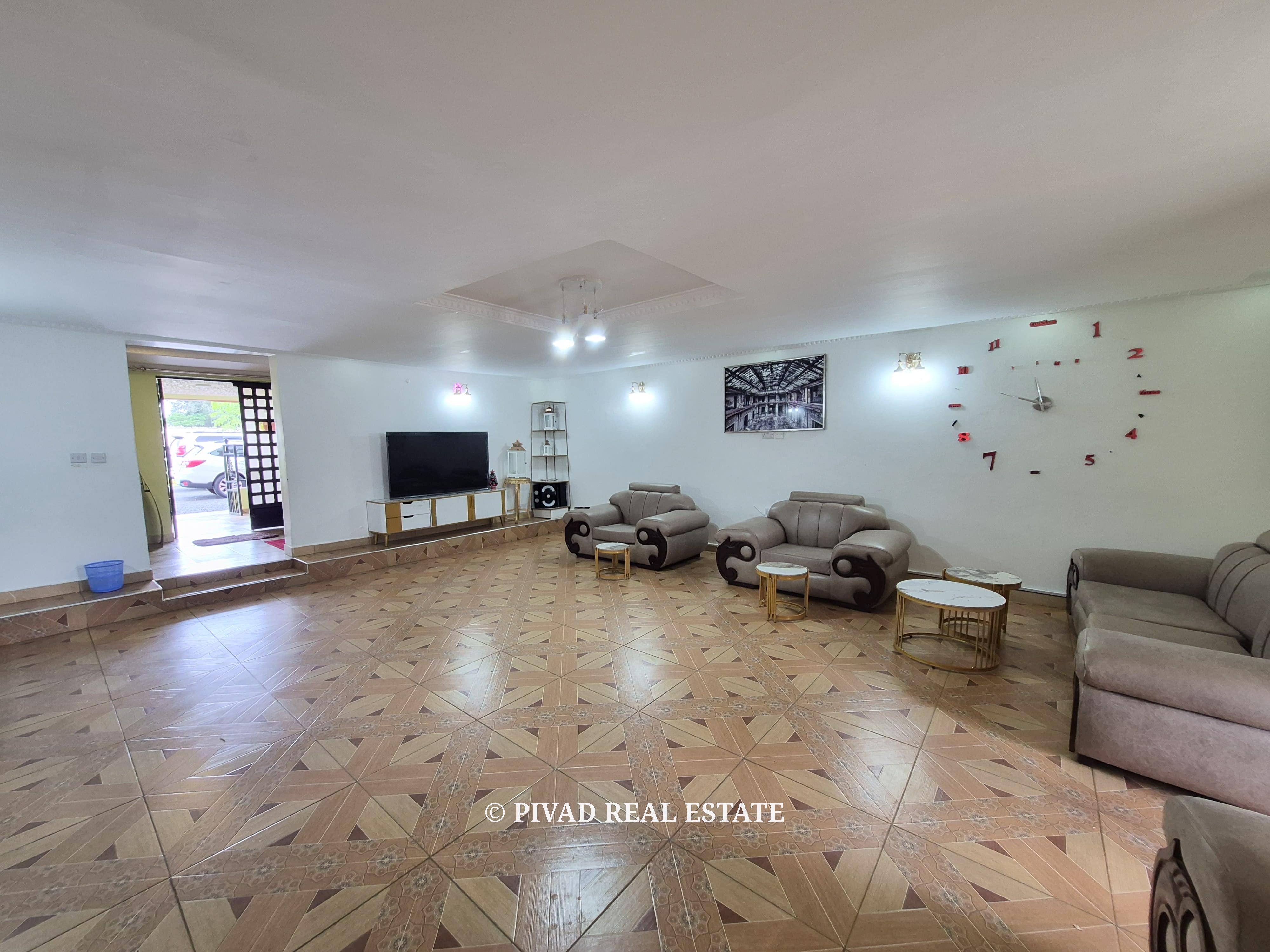 6 Bedroom House available for Sale in Garden Estate