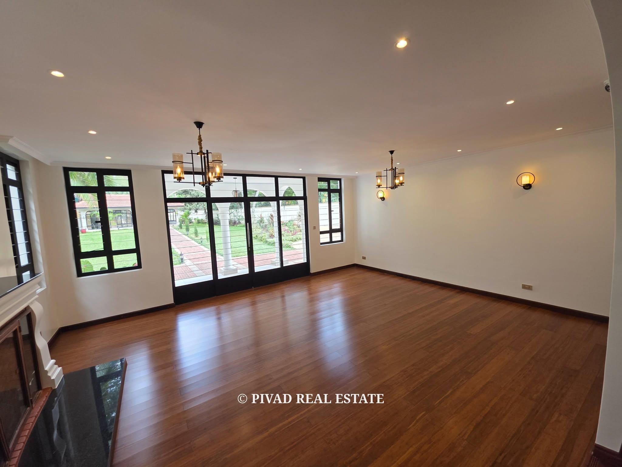 6 Bedroom House Available For Sale in Runda