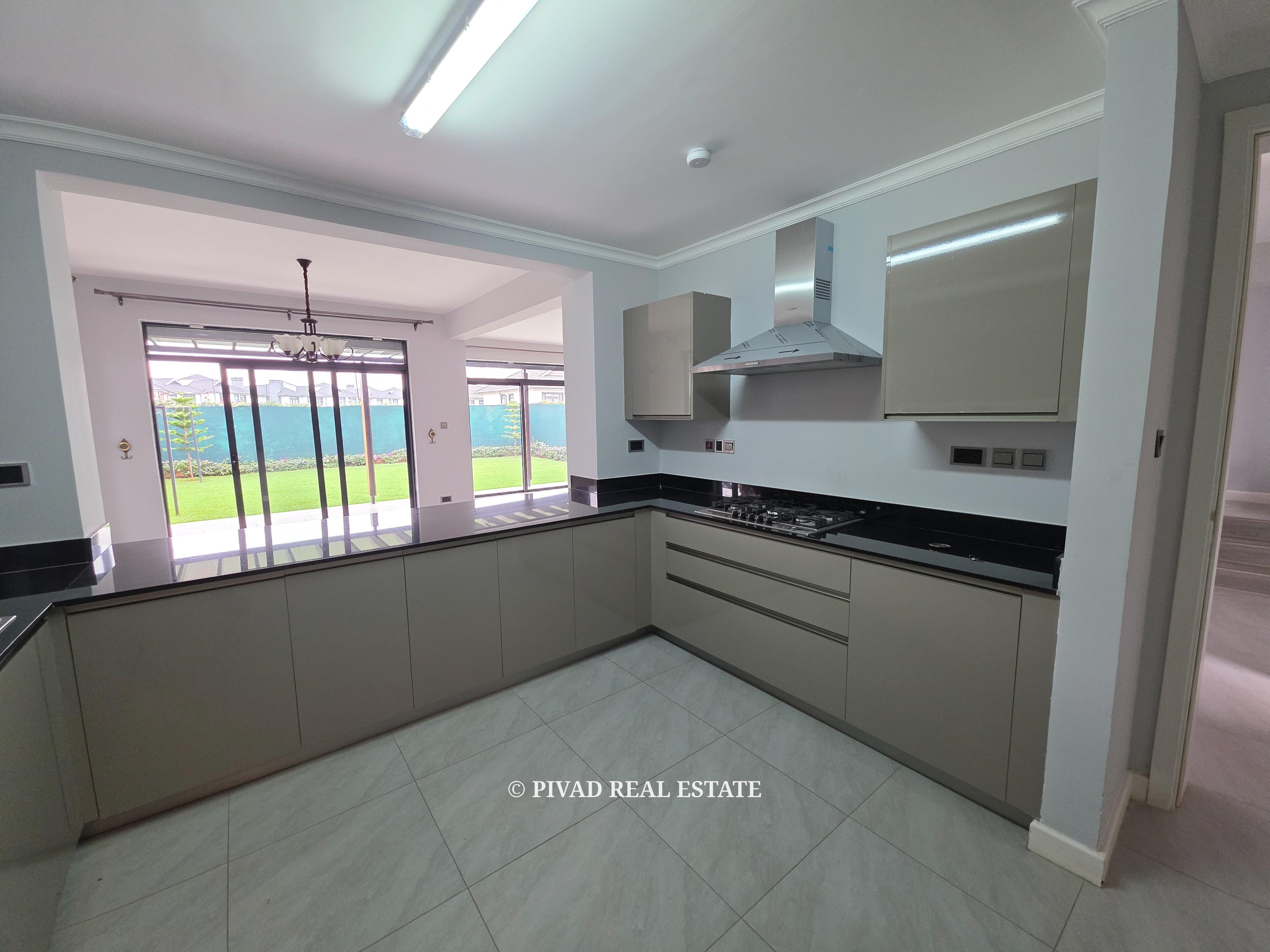 3 Bedroom Townhouse Available For Rent in Five Star Paradise estate