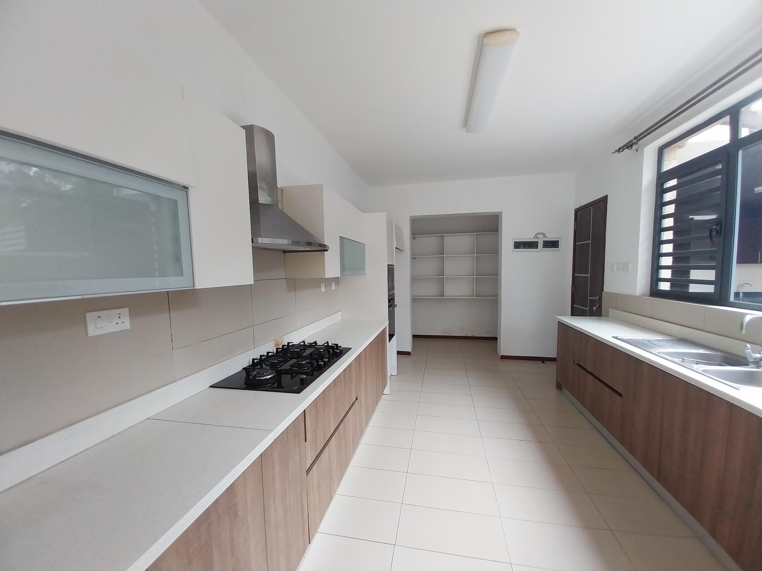4 Bedroom Townhouse Available For Resale in Garden Estate
