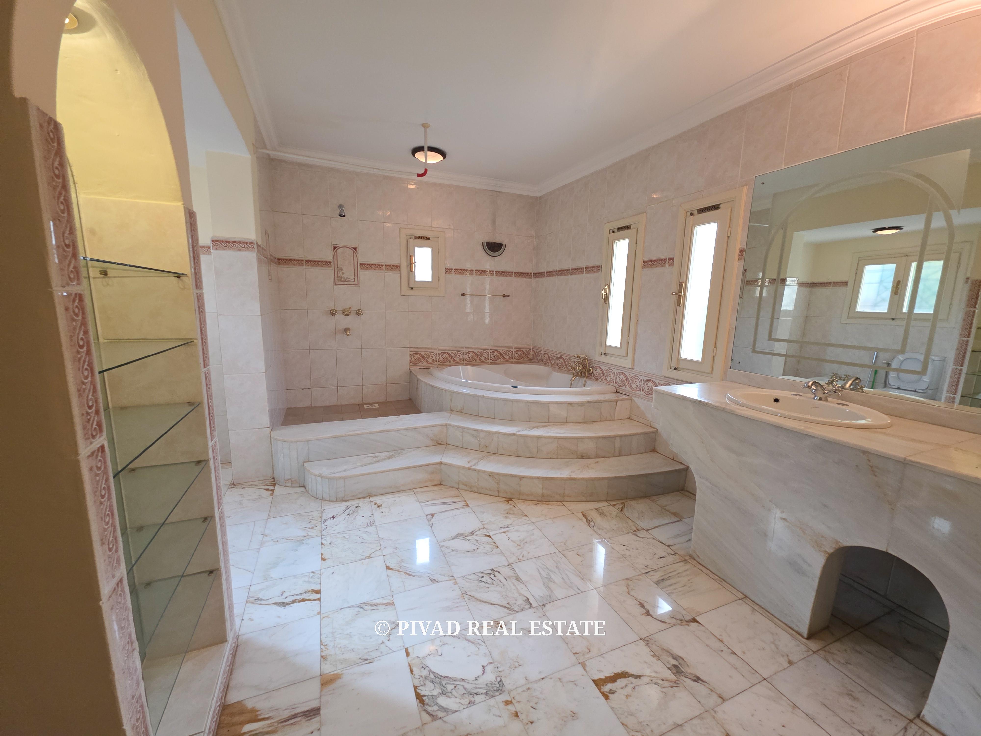 5 Bedroom House Available For Sale in Old Muthaiga