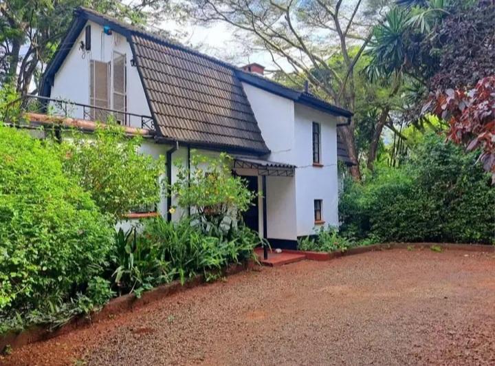 3 Bedroom Cottage For Rent in Rosslyn