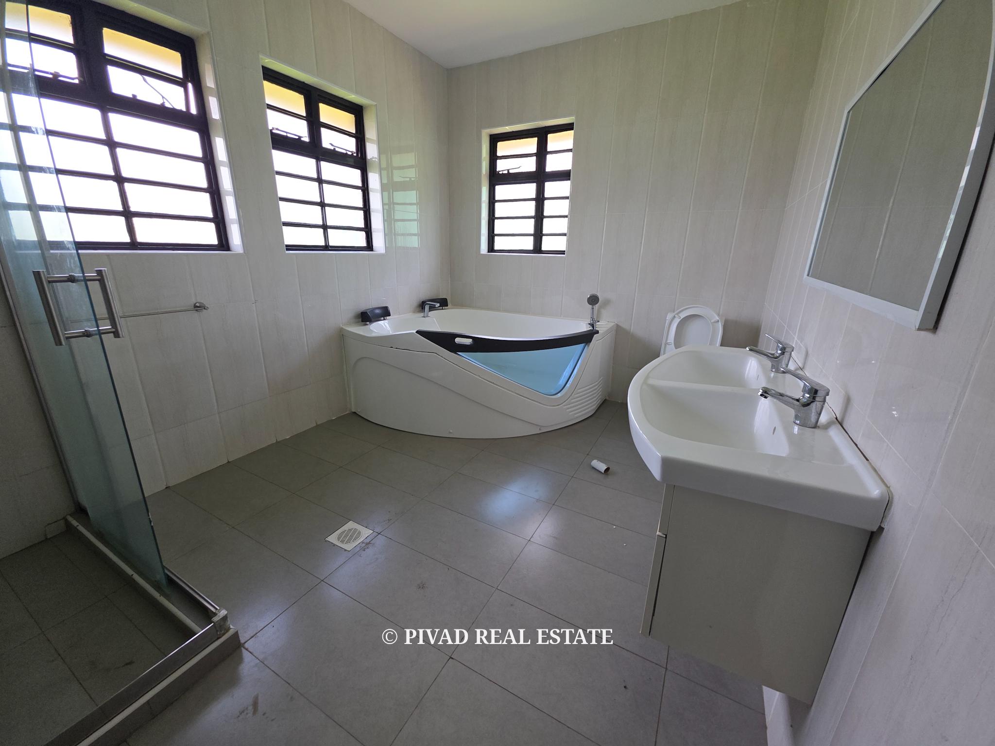 4 Bedroom House Available For Rent in New Runda, Off Kiambu Road