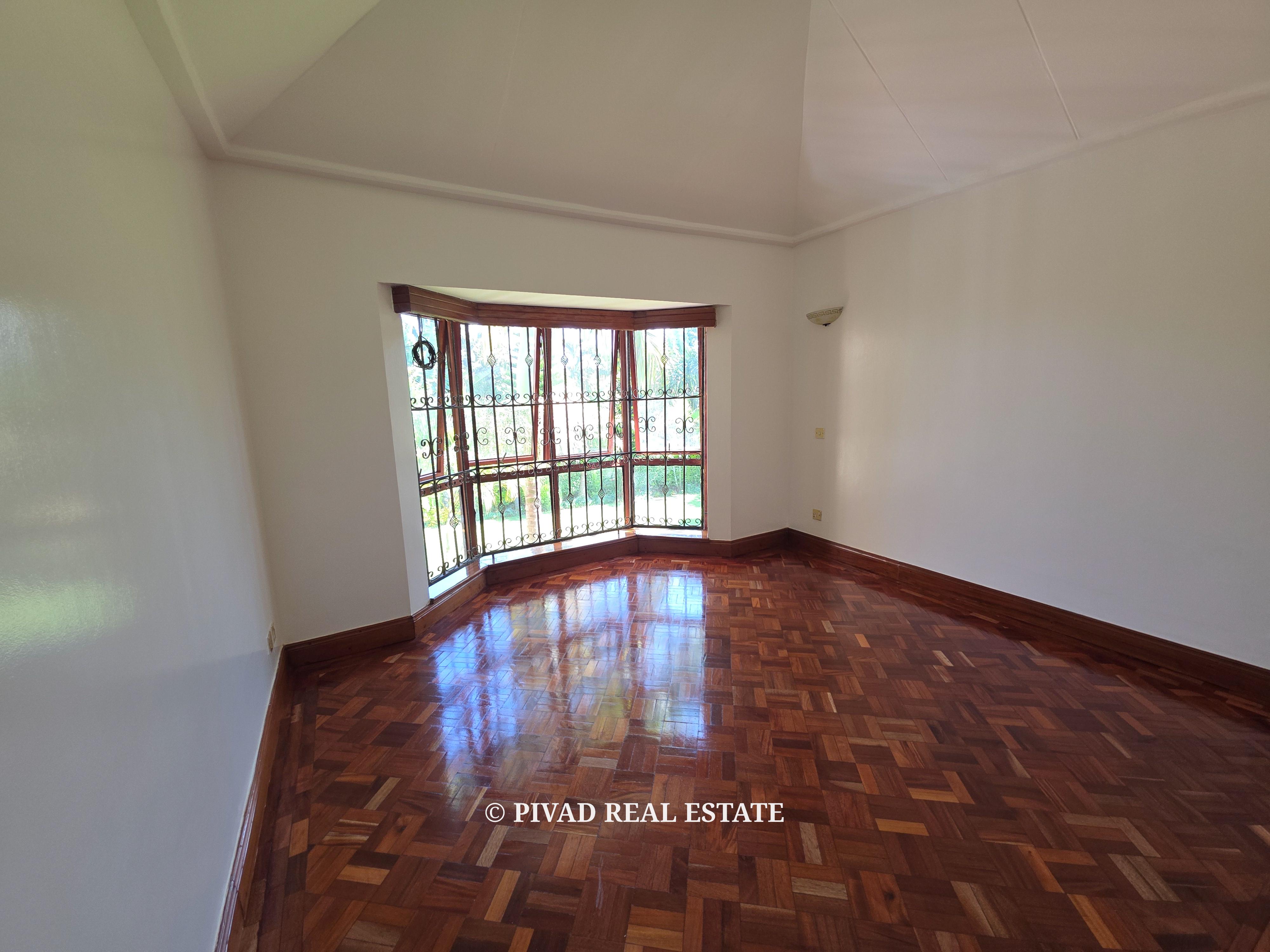 5 Bedroom House with Dsq For 2 Available For Rent - Runda