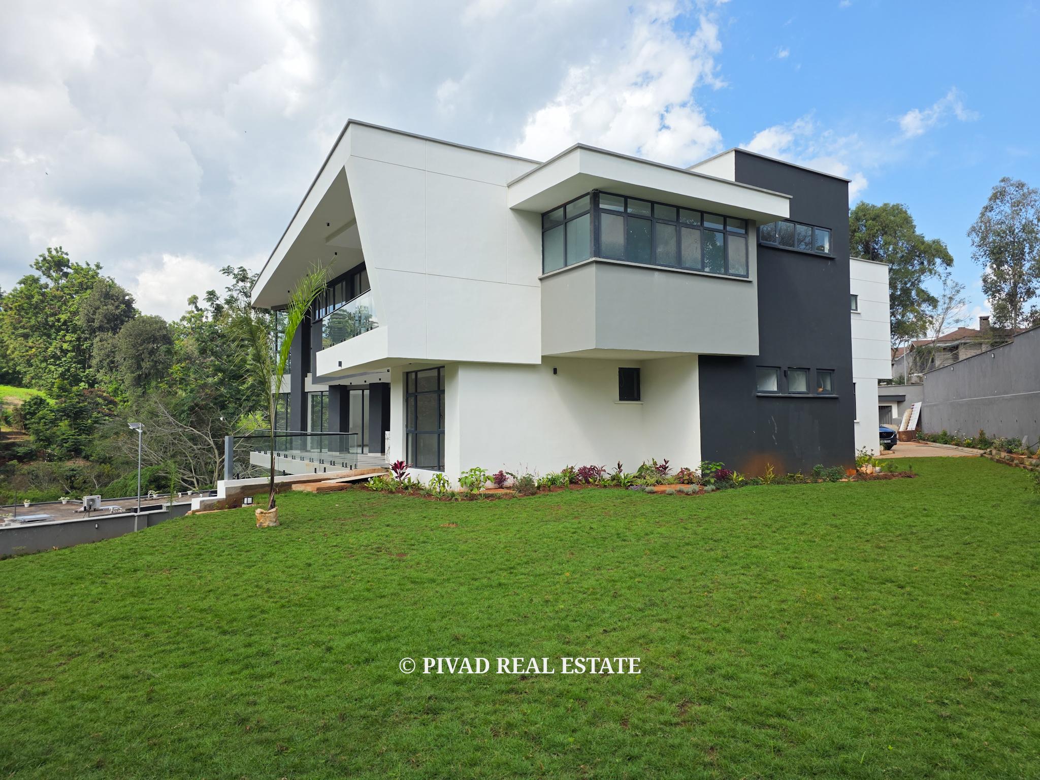 Modern 5 Bedroom House for Sale in Nyari Estate