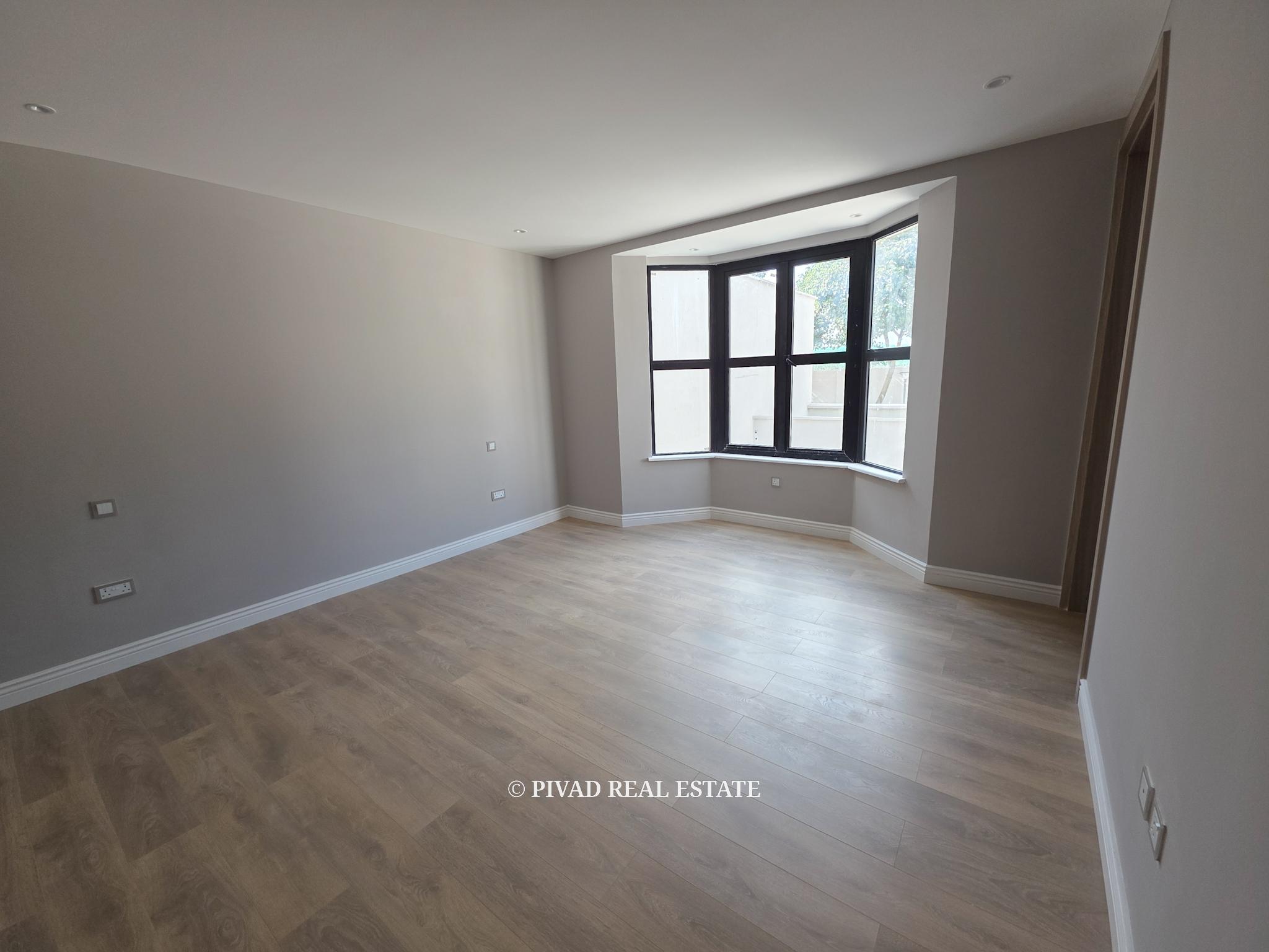 4 Bedroom Townhouse Available For Sale in Palm Valley