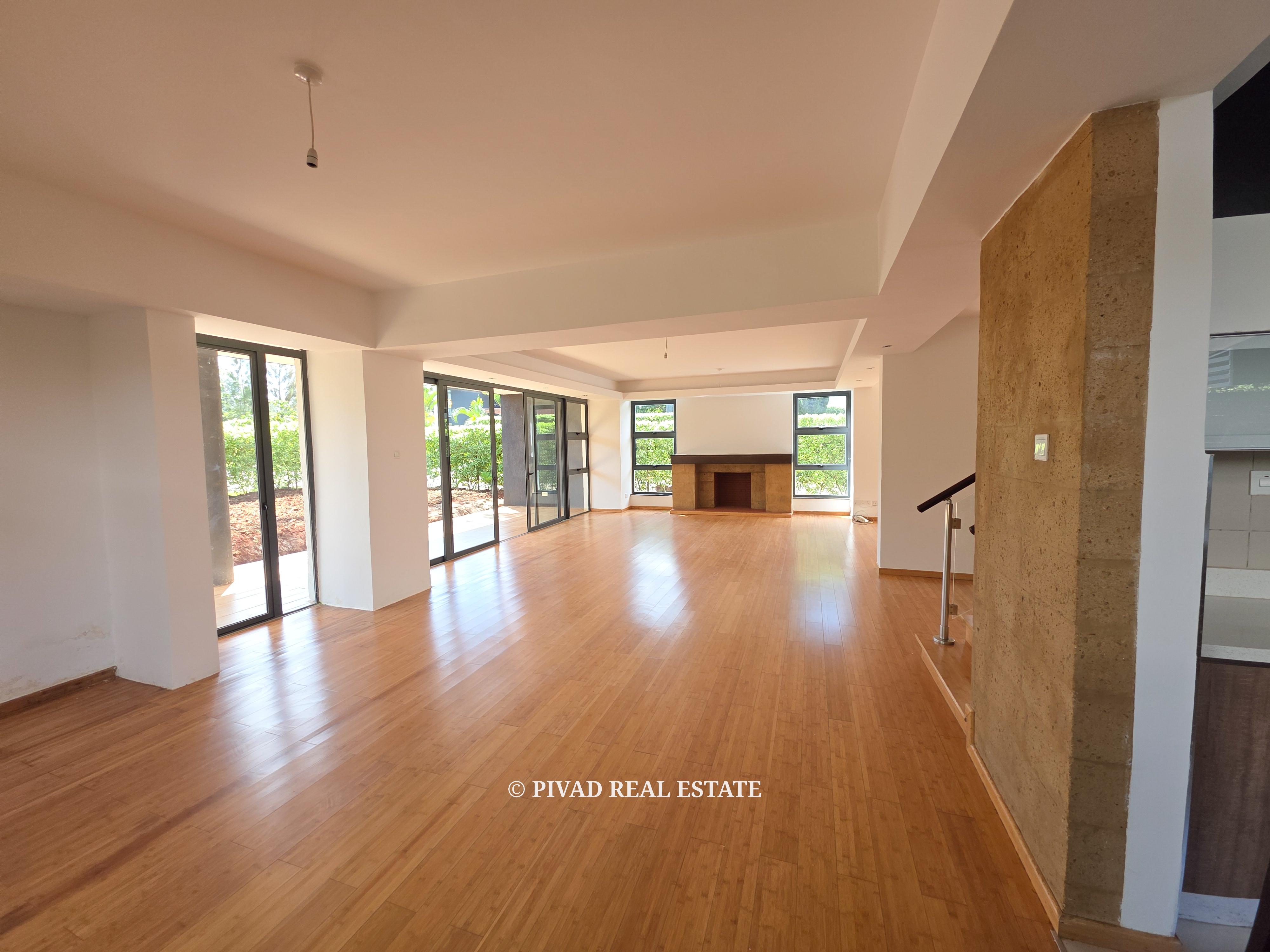 4 Bedroom Townhouse For Resale in Garden Estate
