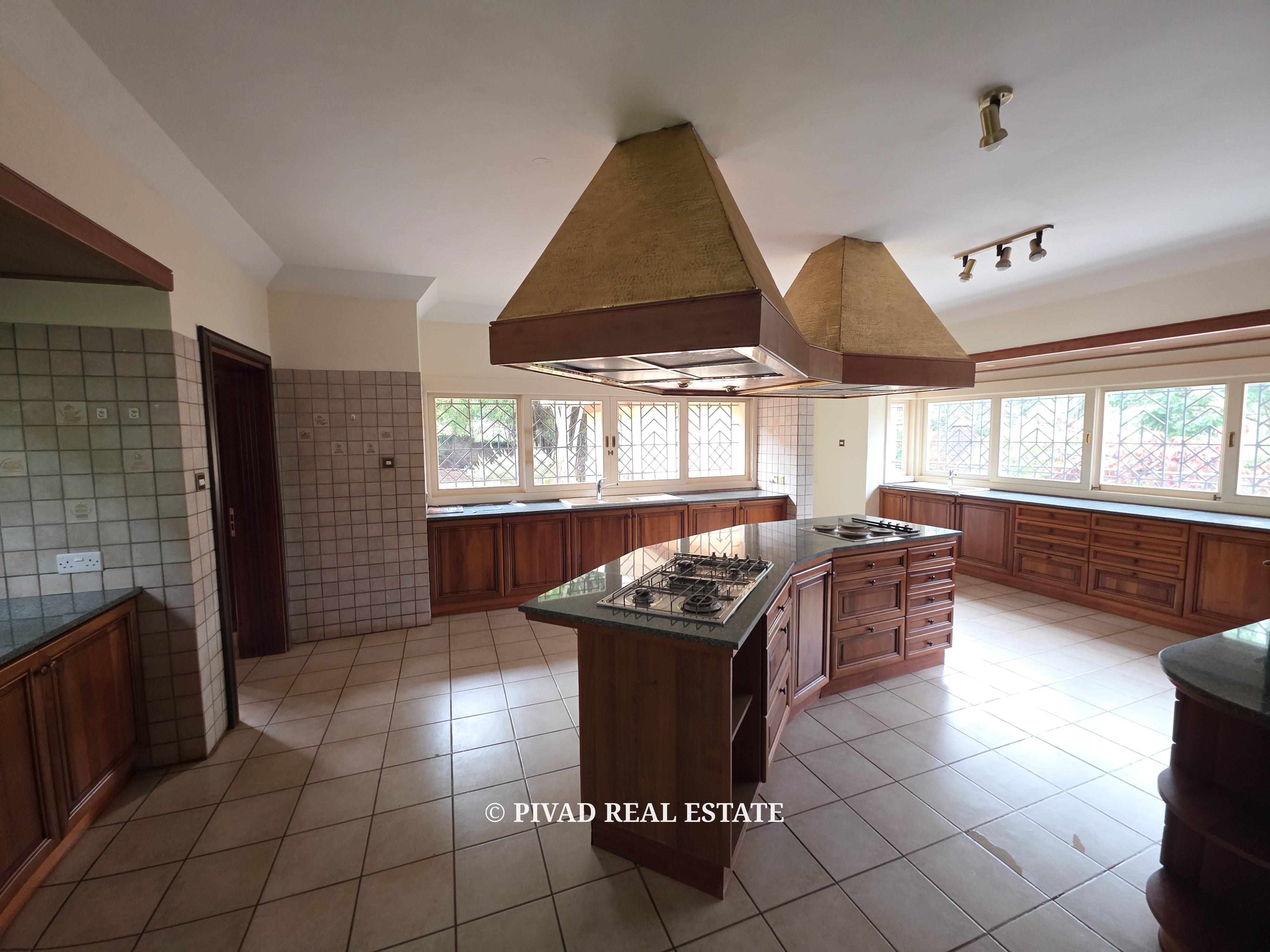 5 Bedroom House Available For Sale in Old Muthaiga