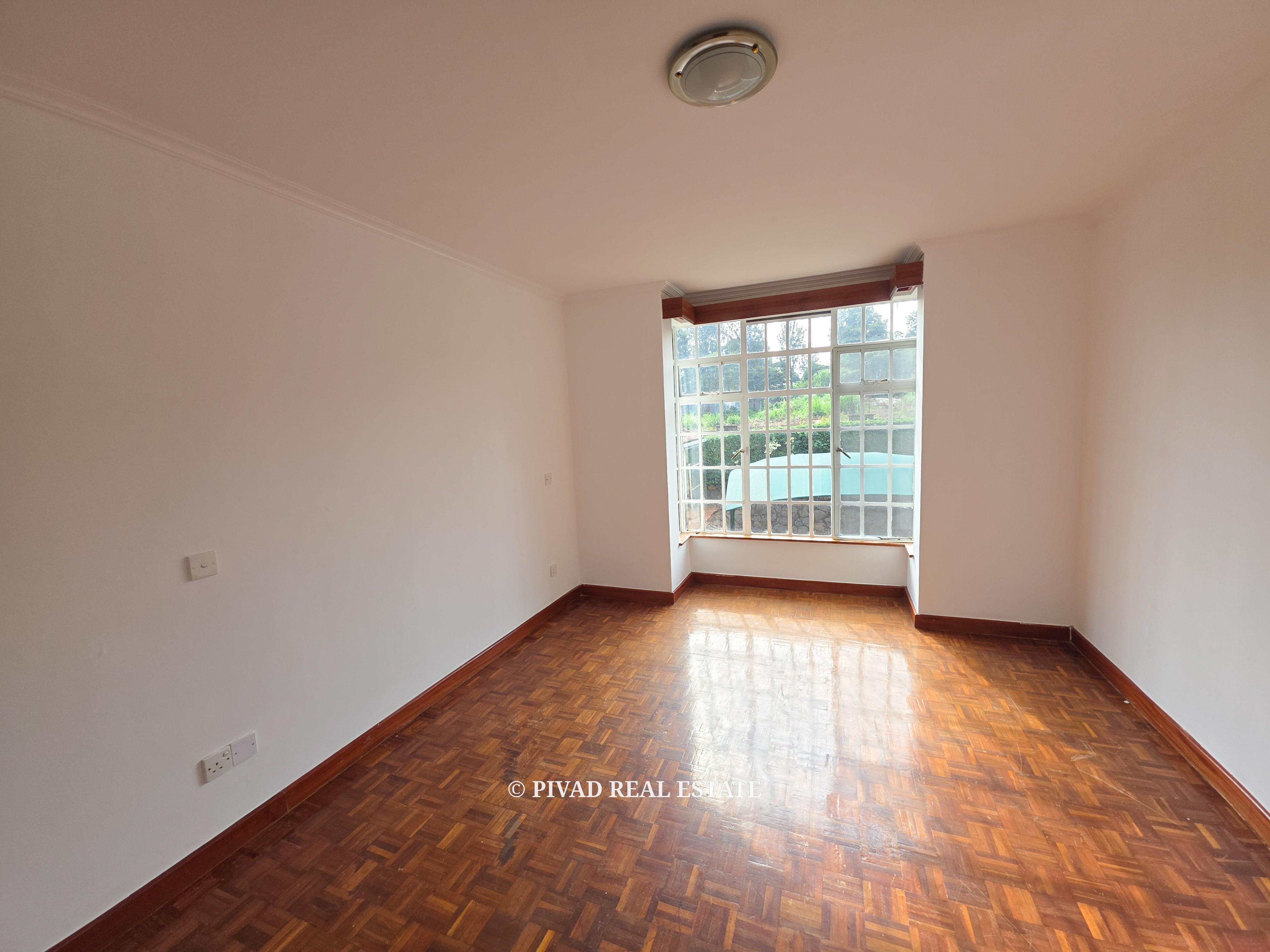 4 Bedroom House available for Sale in Rosslyn Estate