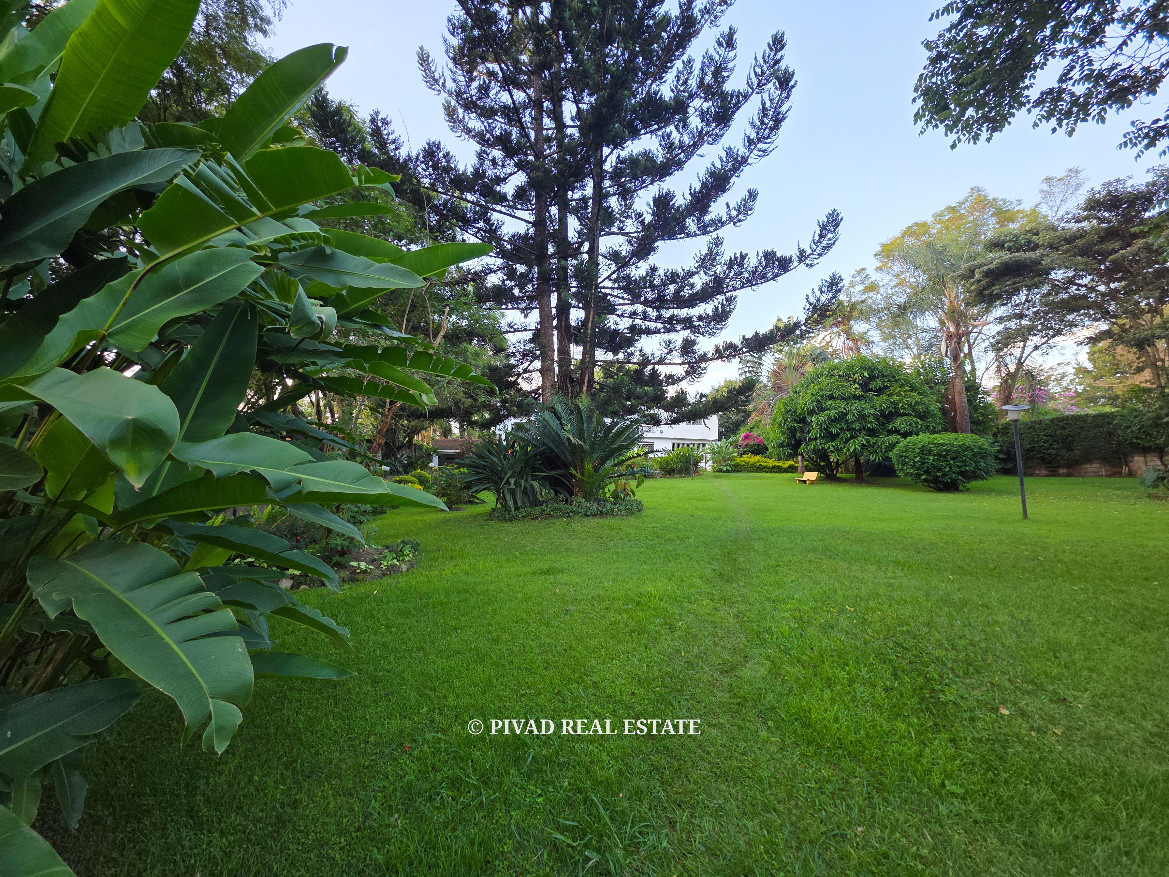 1 Acre Flat Land Available For Sale in Thigiri Estate with an Old House