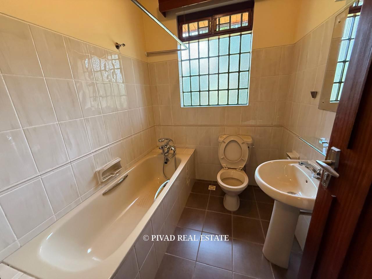 6 Bedroom House Available for Sale in Nyari Estate.