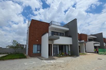 4 Bedroom townhouse available For Sale in Langata