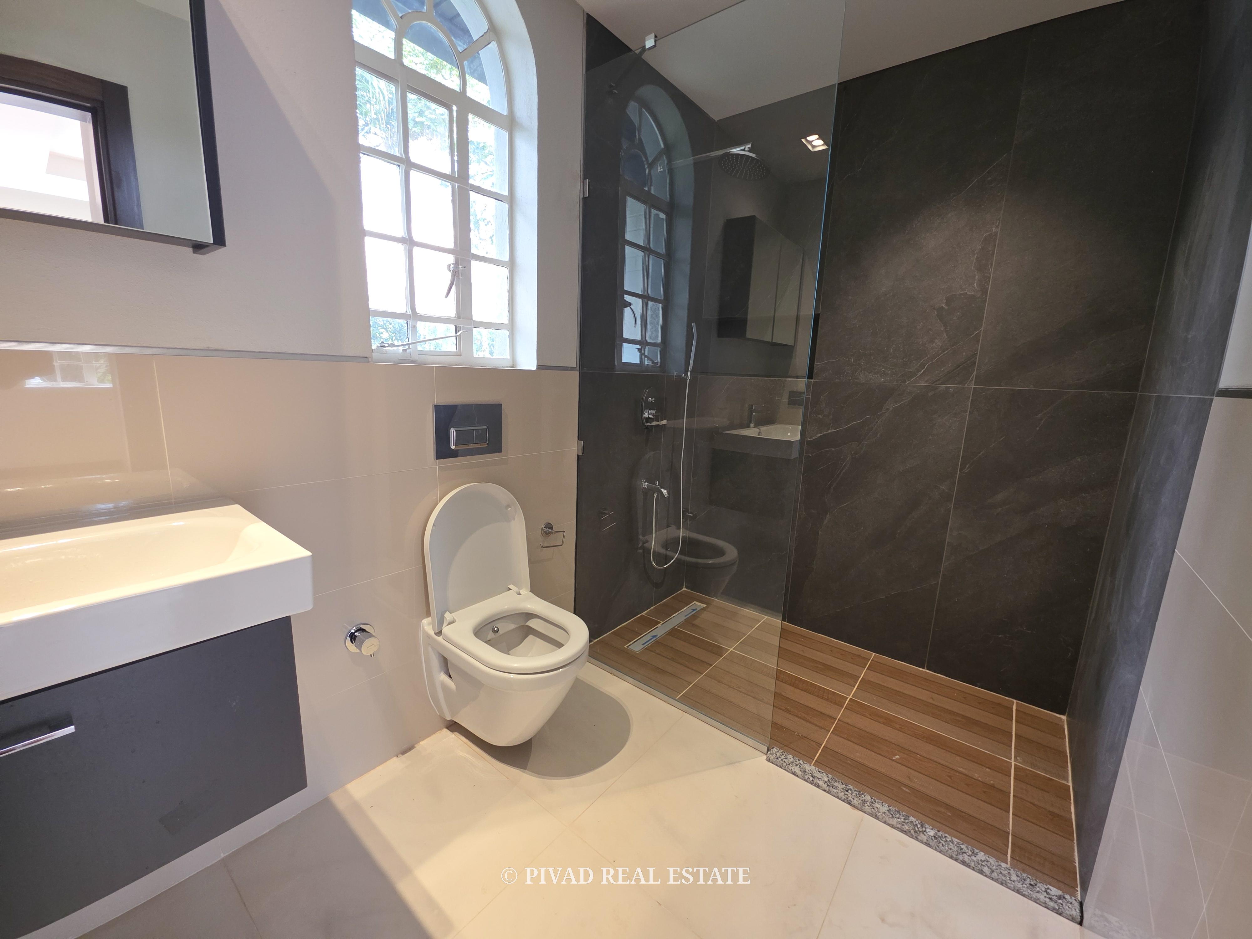 Modern 5 Bedroom House Available for rent in Runda